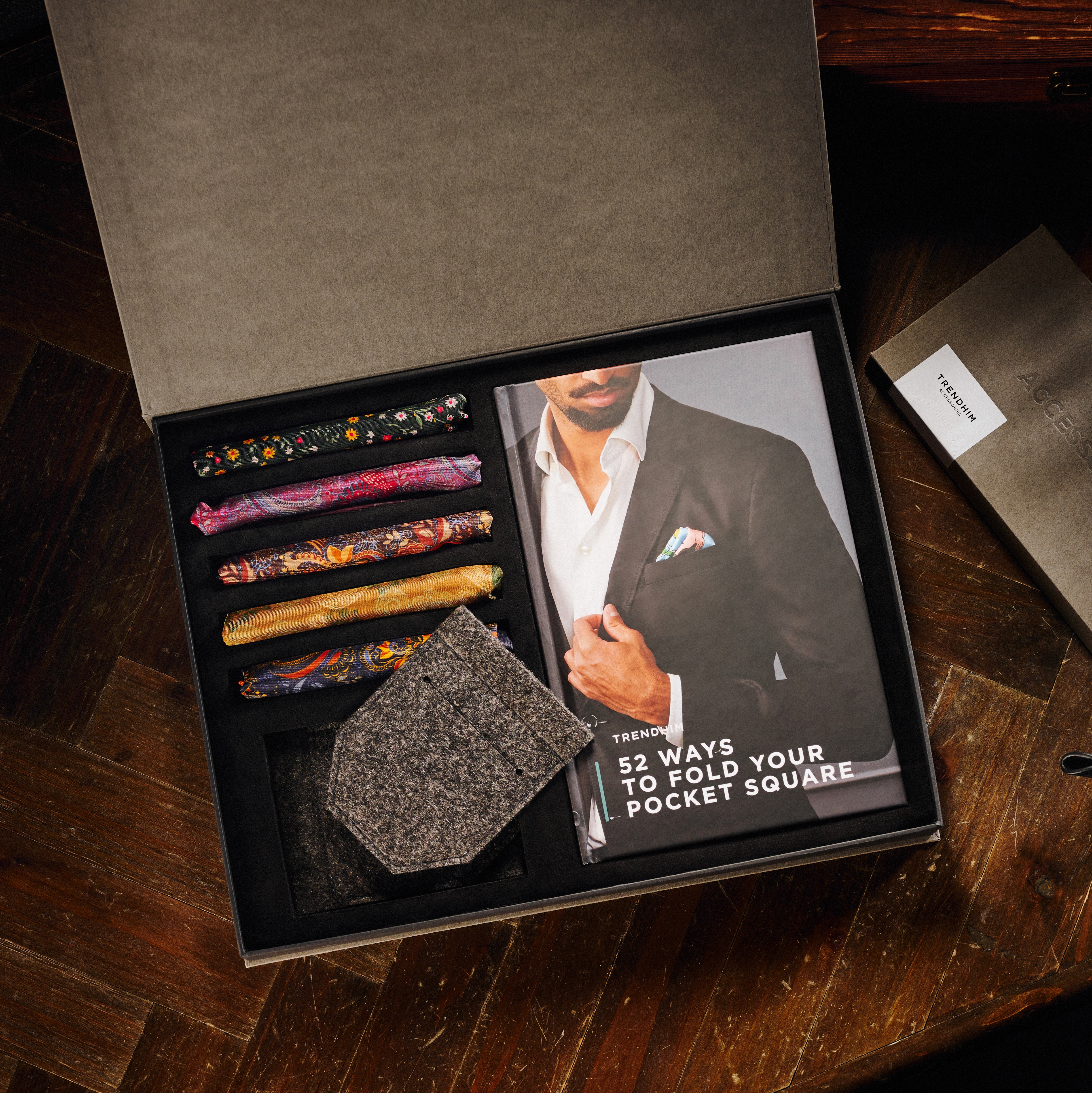 Exclusive Sidenbröstnäsdukar Presentpaket - 3