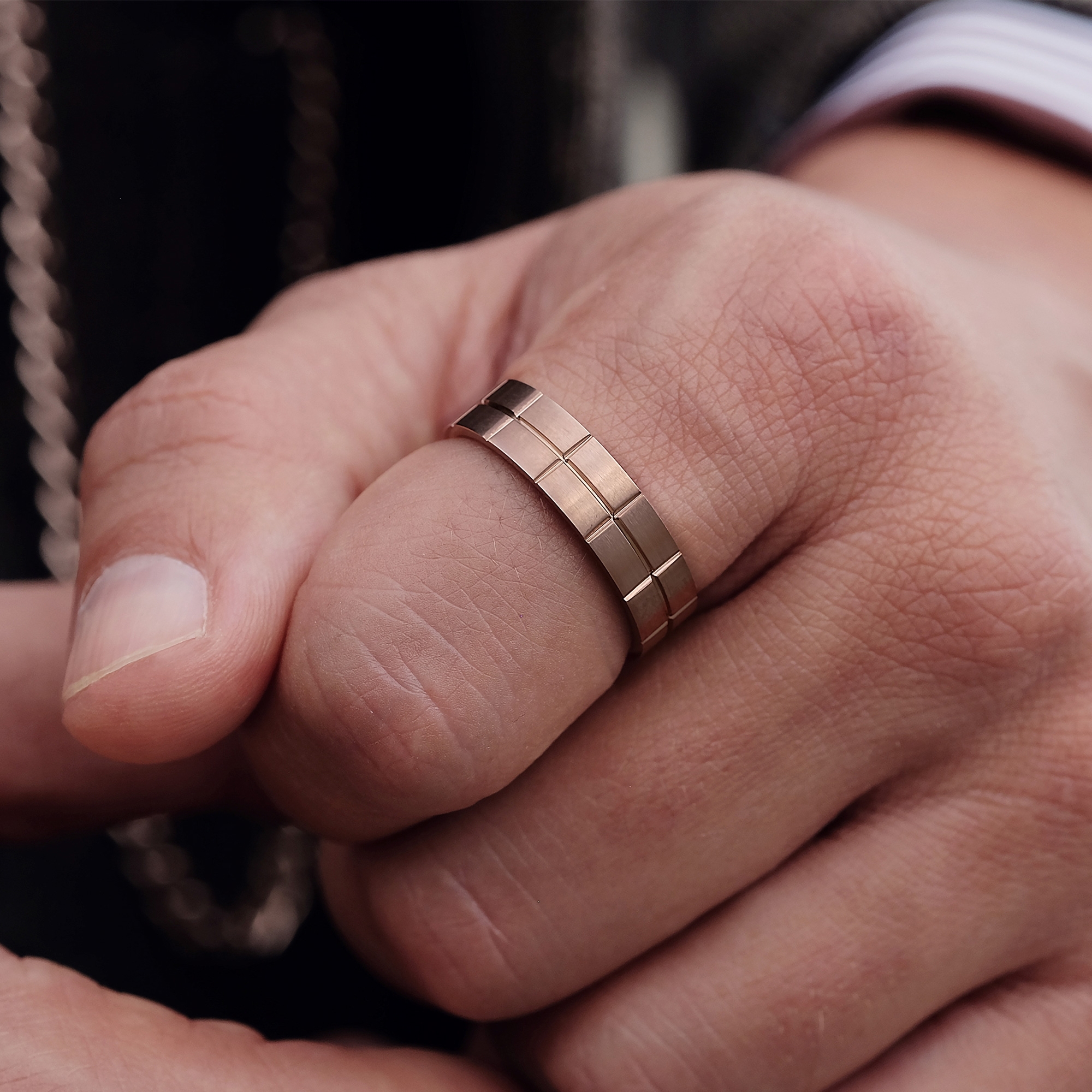 Zeltaini brūns, stilīgs tērauda gredzens - 2