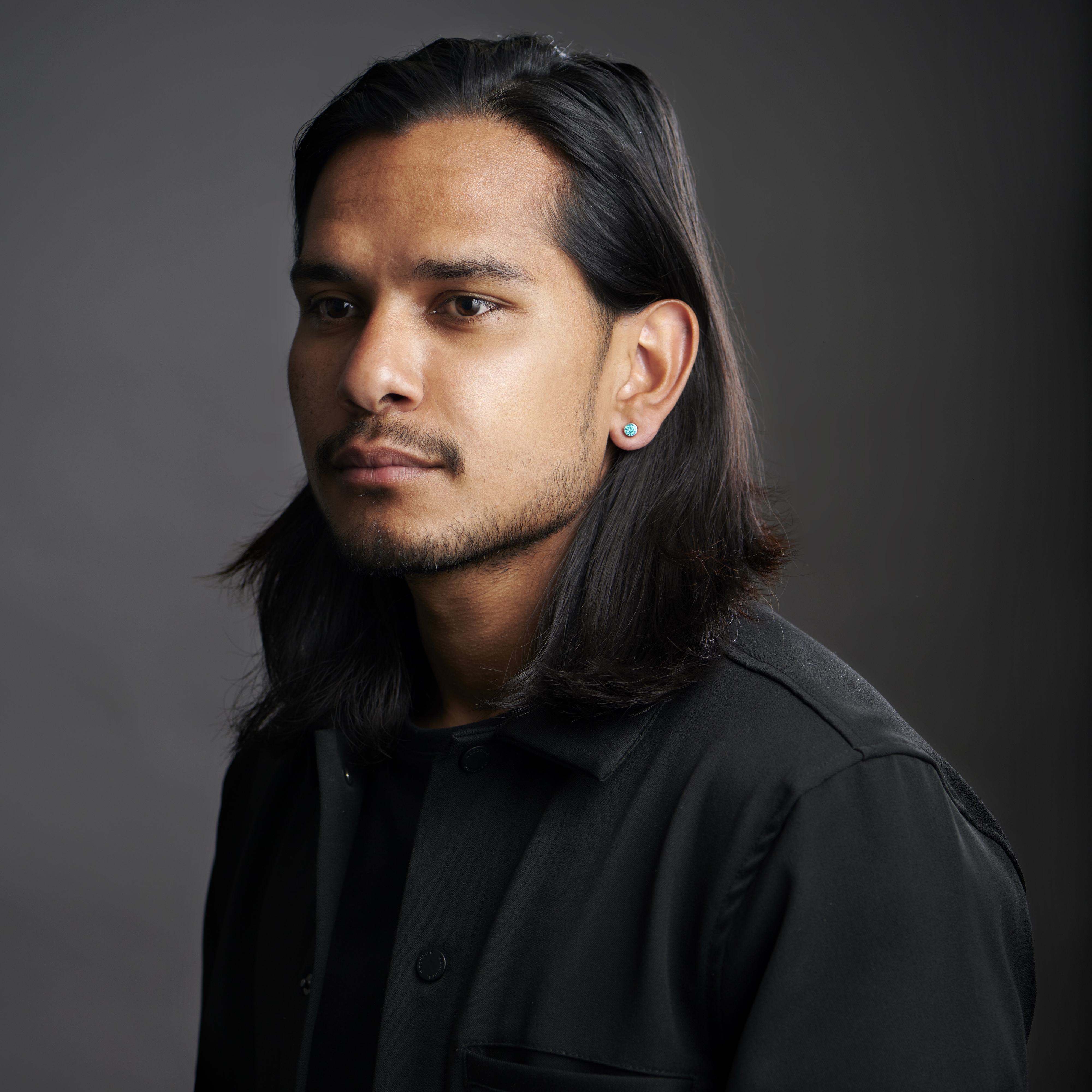 Clou d'oreille magnétique à zircone bleue 6 mm - 6