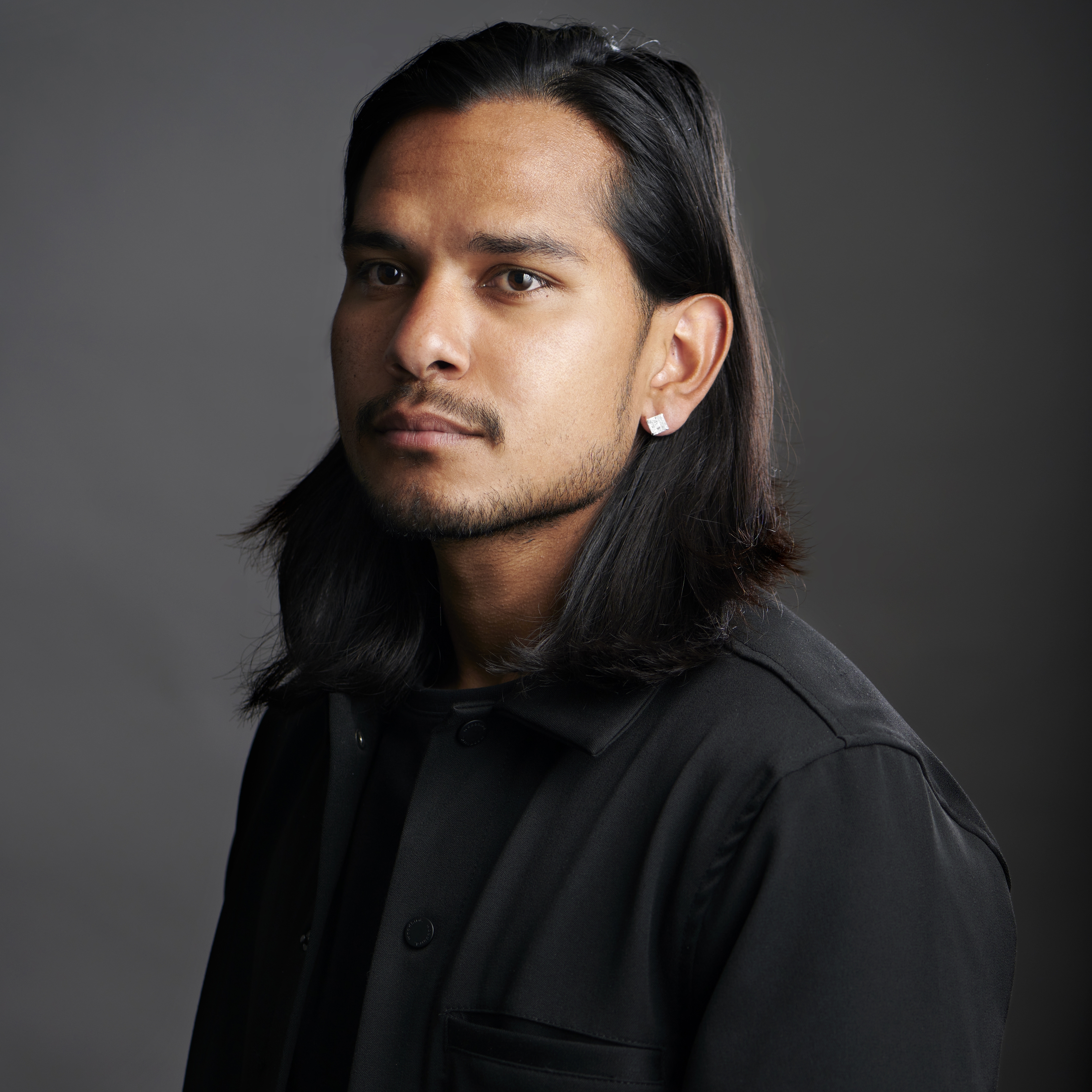 Négyszögletű köves bedugós fülbevaló - 8 mm - 5