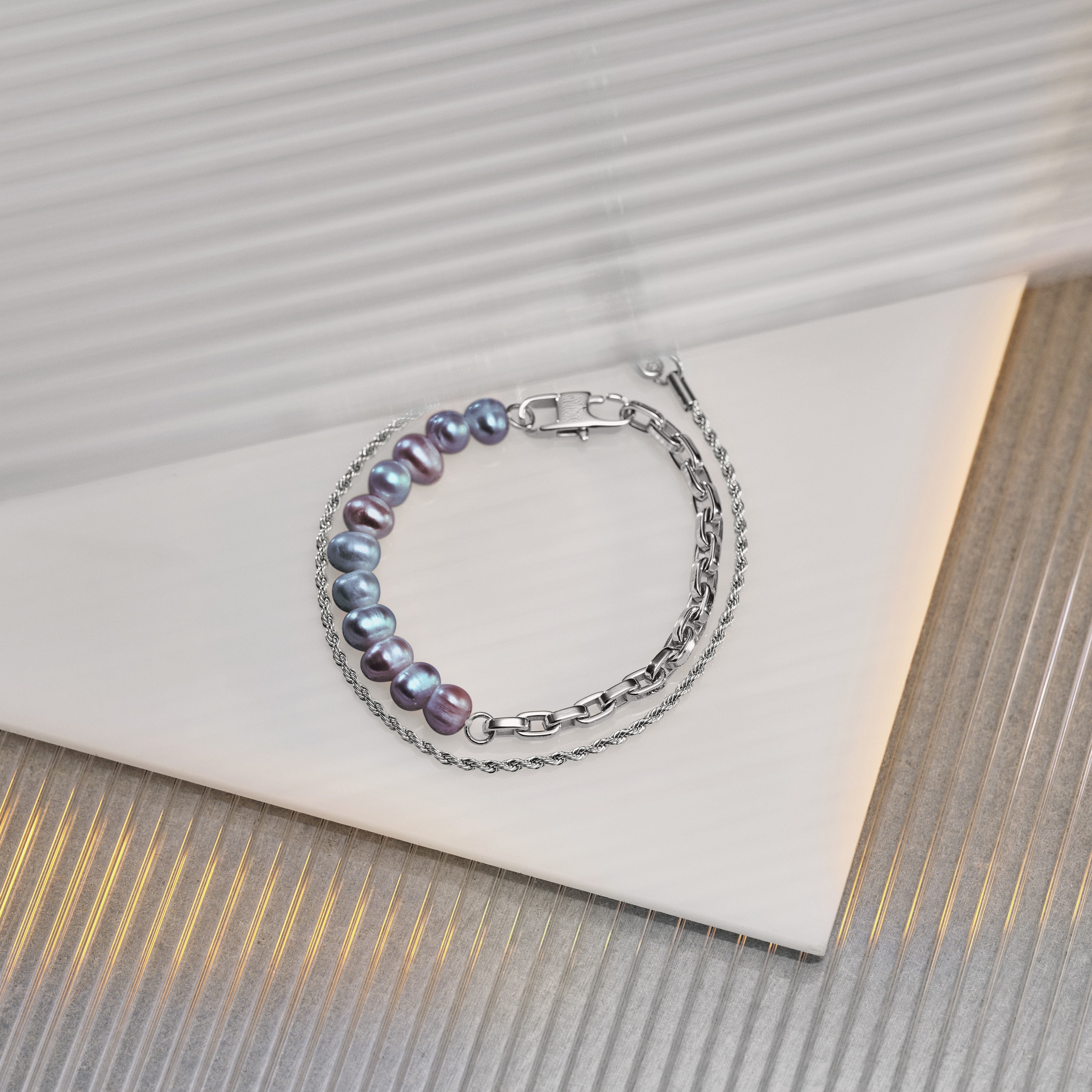 Ocata | Pulseira Corrente Âncora Prateada com Pérolas Pretas - 5