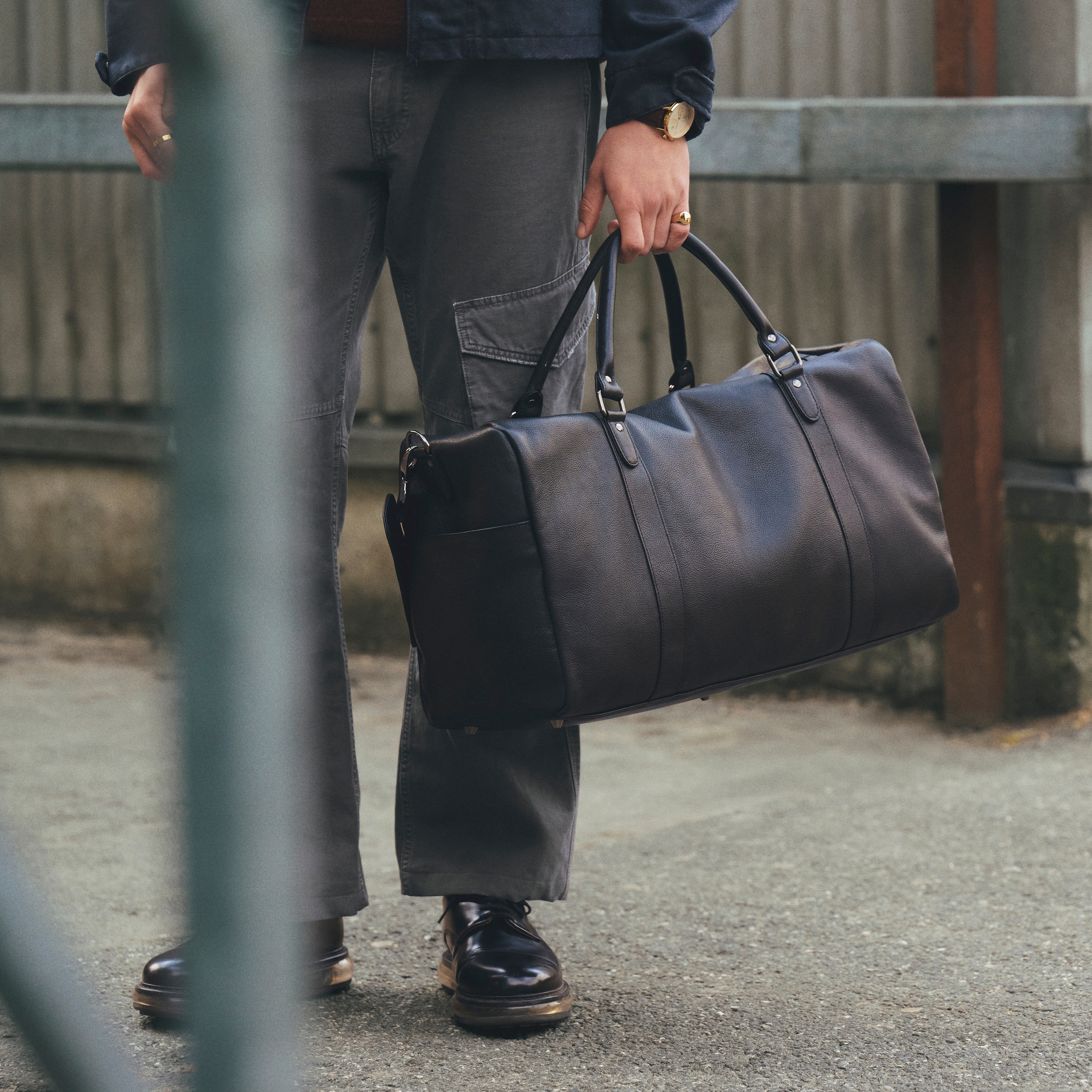 Czarna torba podróżna ze skóry pełnoziarnistej - 3