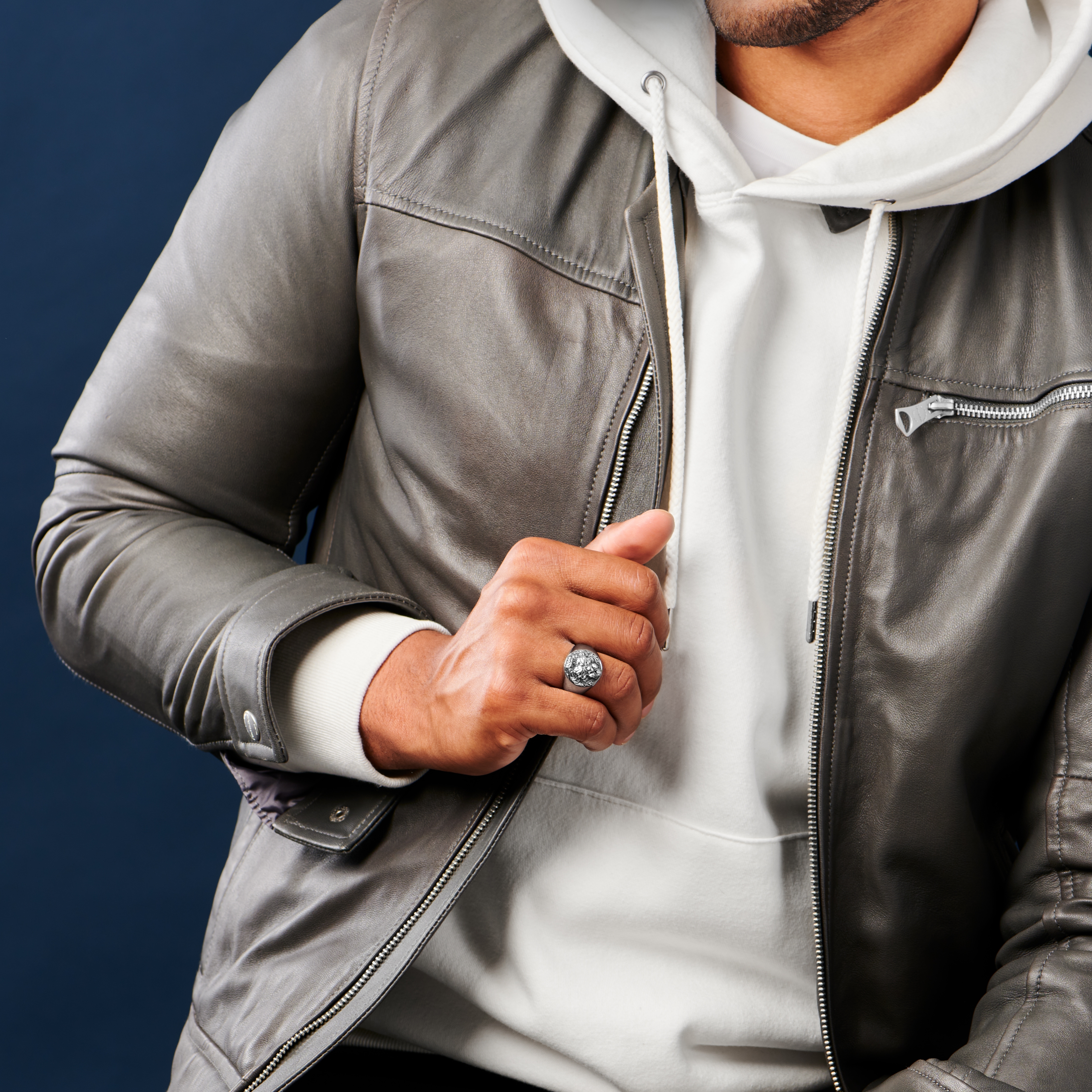 Pečatný prsteň s levom v striebornej farbe - 3