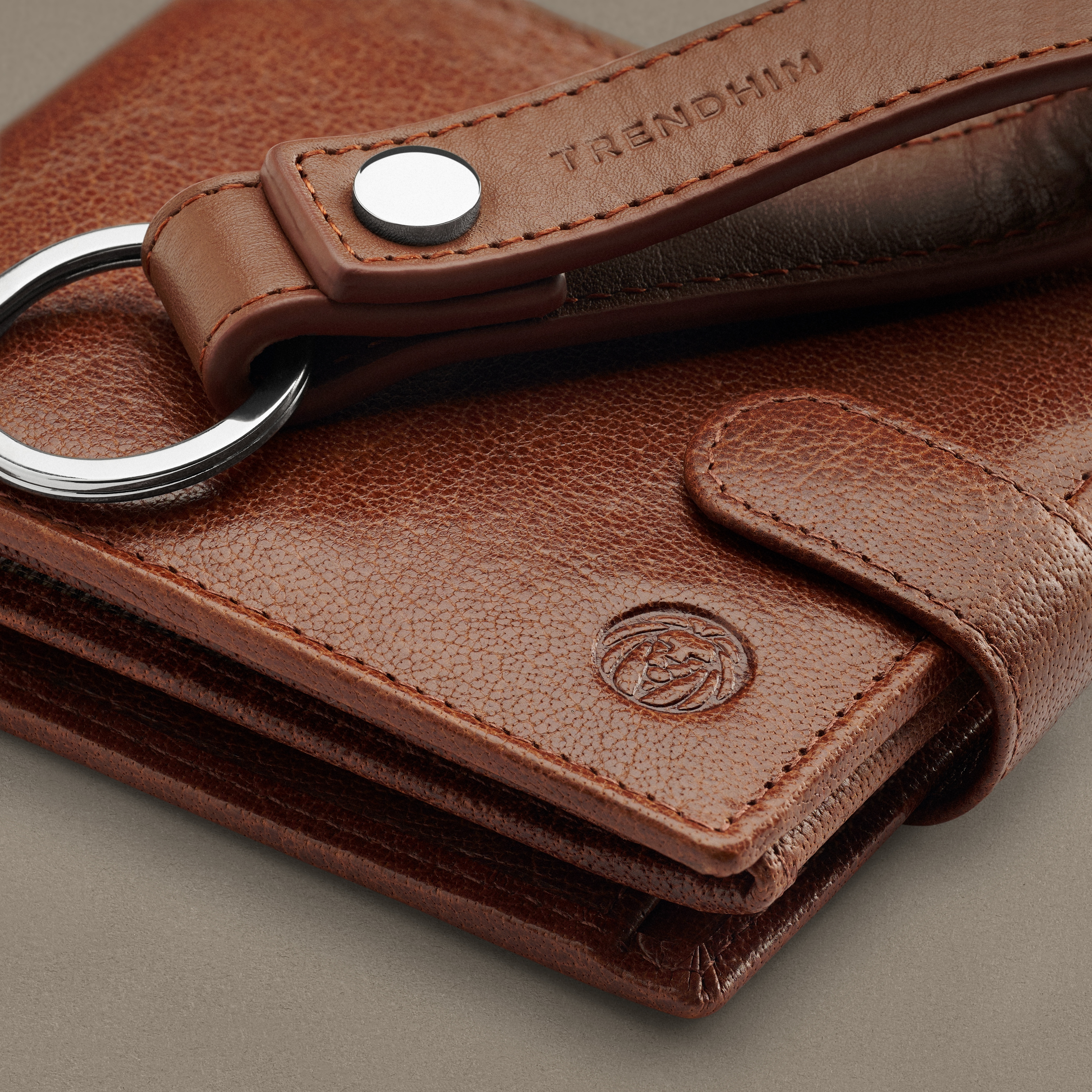Tan Leather Bifold Wallet & Keychain Gift Box - 4