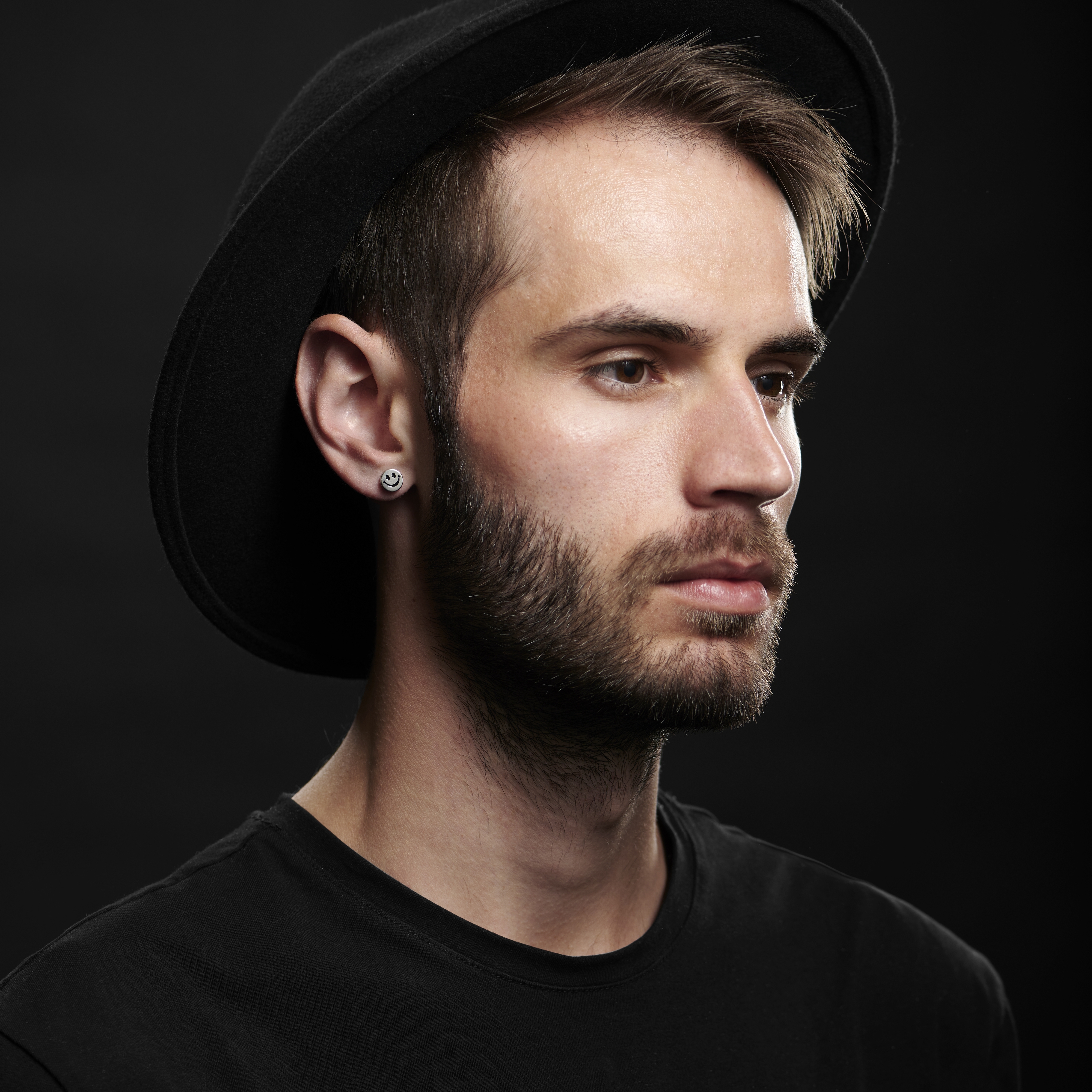 8mm Smiley Stud Ørering - 3