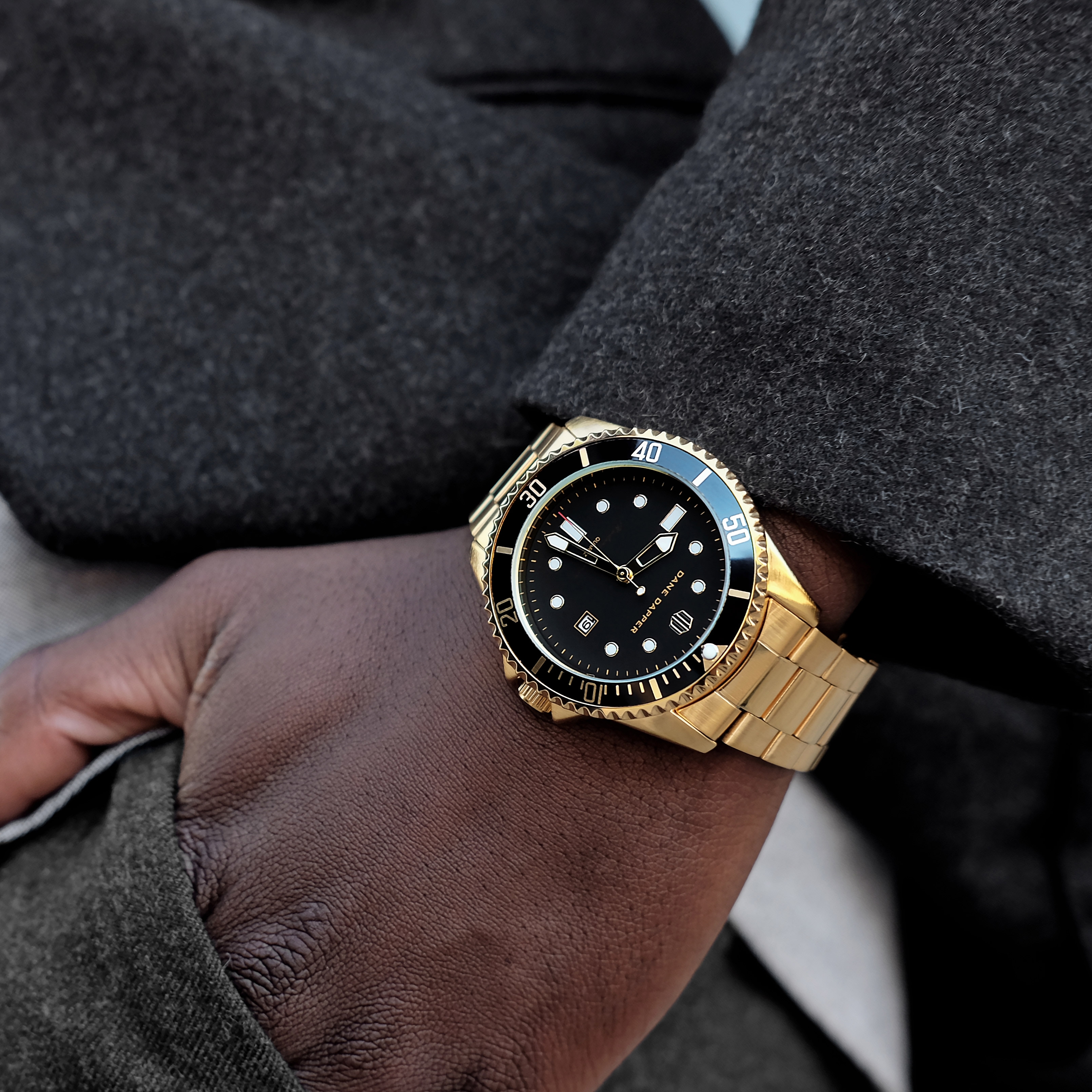 Mornarski sat zlatne boje - 3