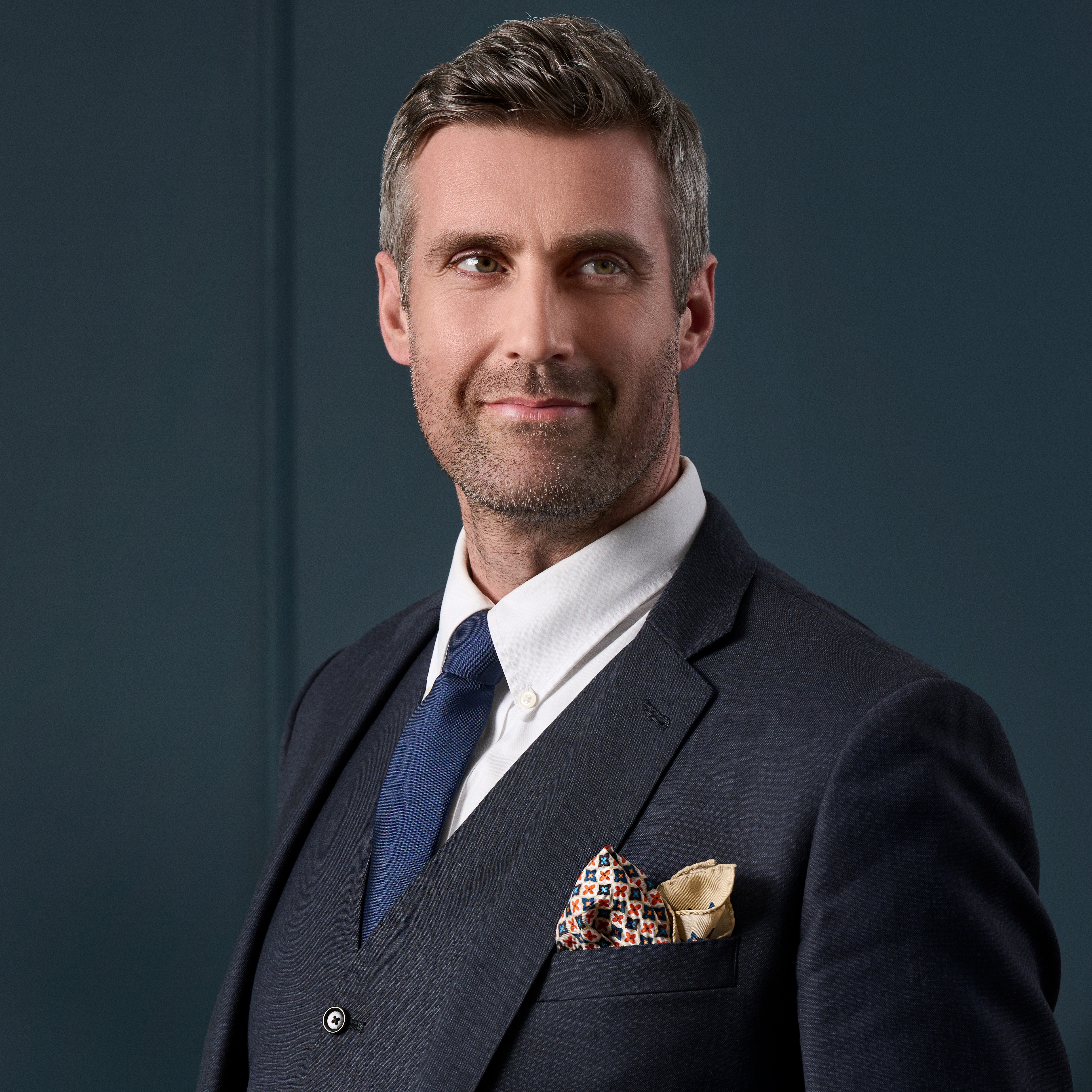 Virtuo | Hodvábna vreckovka do saka v modrej a červenej farbe - 4