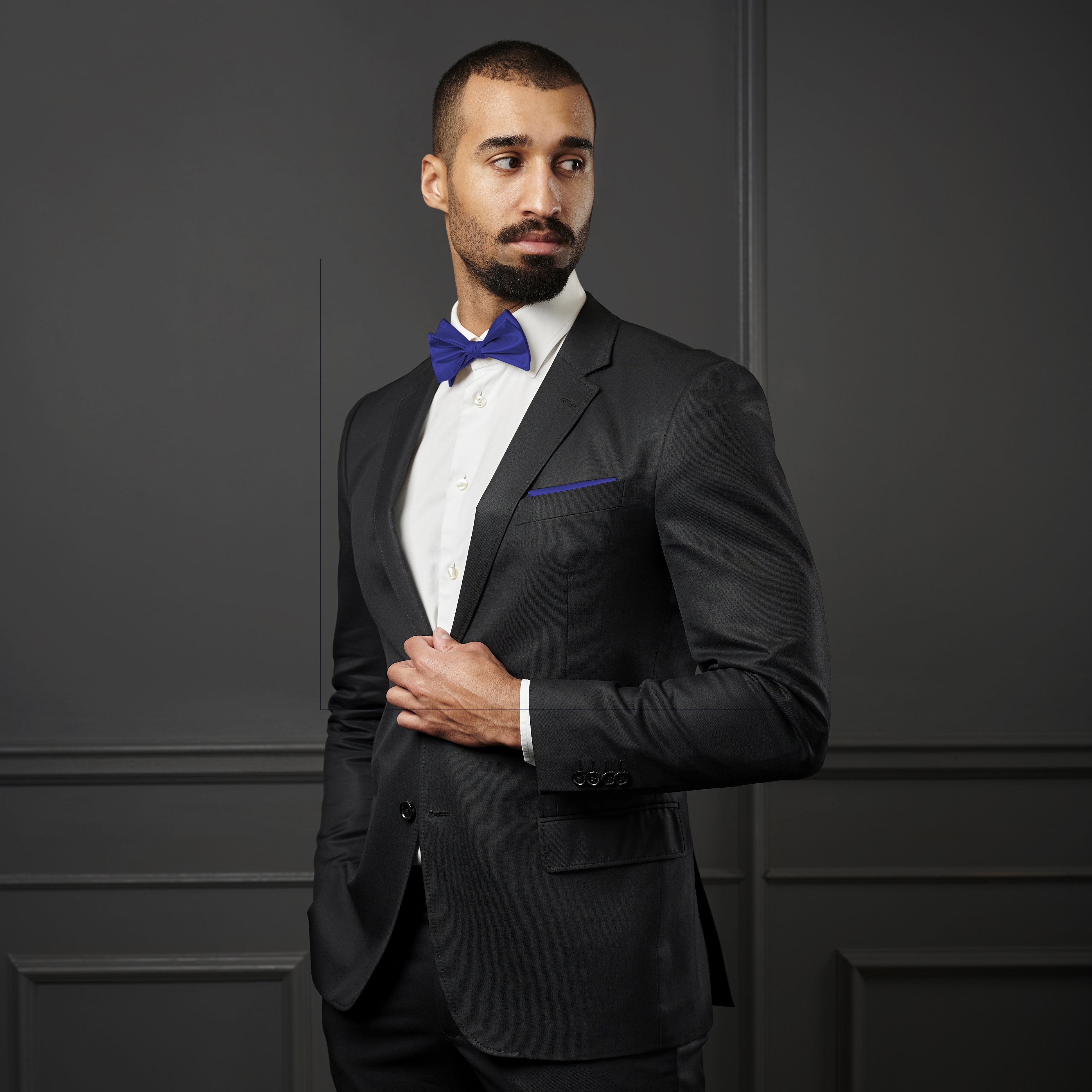 Едноцветна лъскава тъмносиня кърпичка за сако  - 5