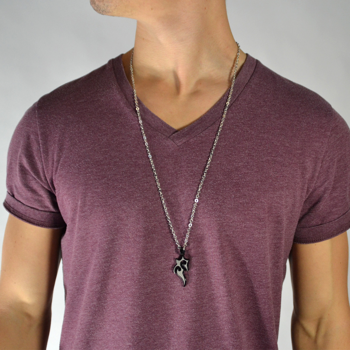 Czarny stalowy naszyjnik z motywem błyskawicy - 3