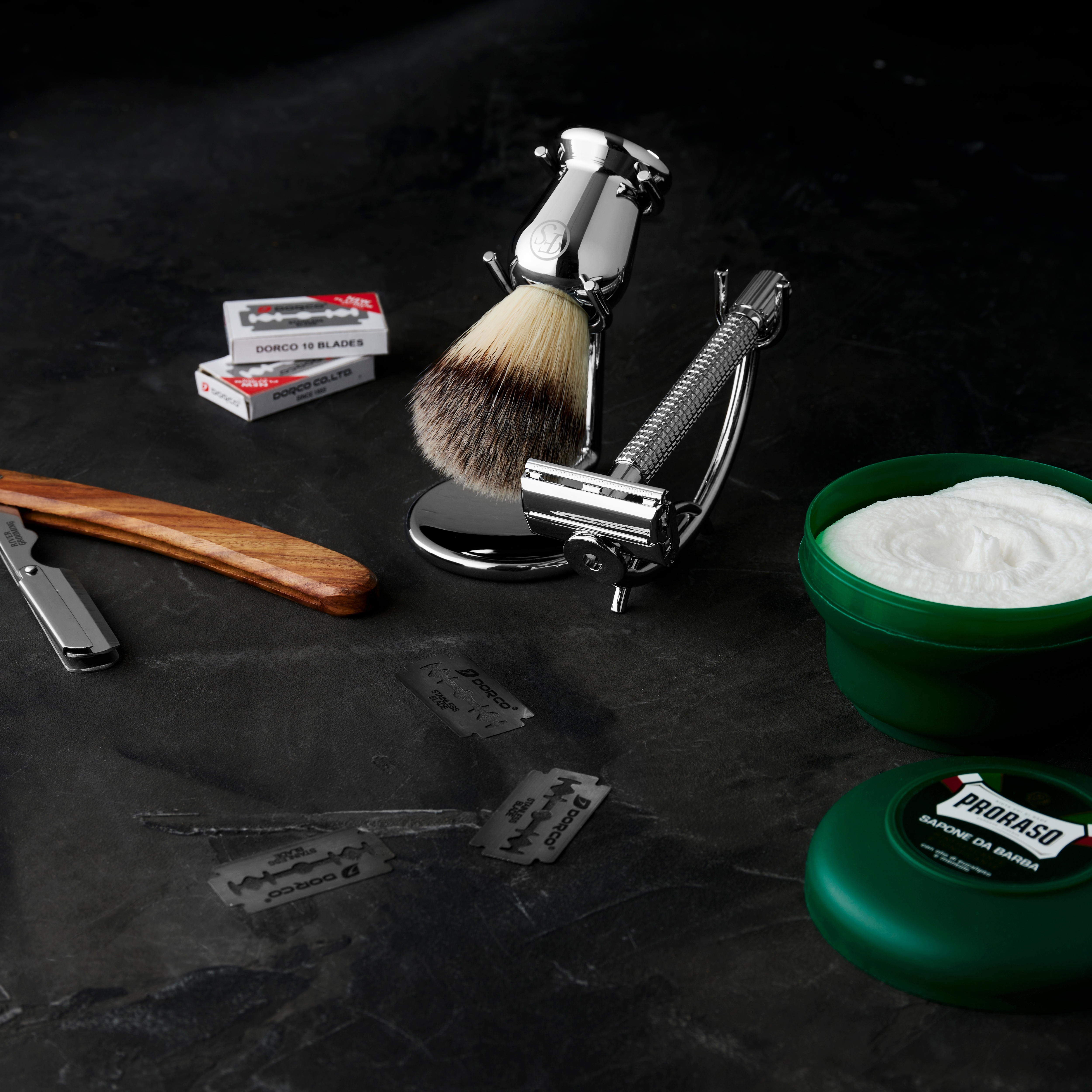 Pennello Da Barba Color Argento Con Setole Sintetiche | Disponibile ...