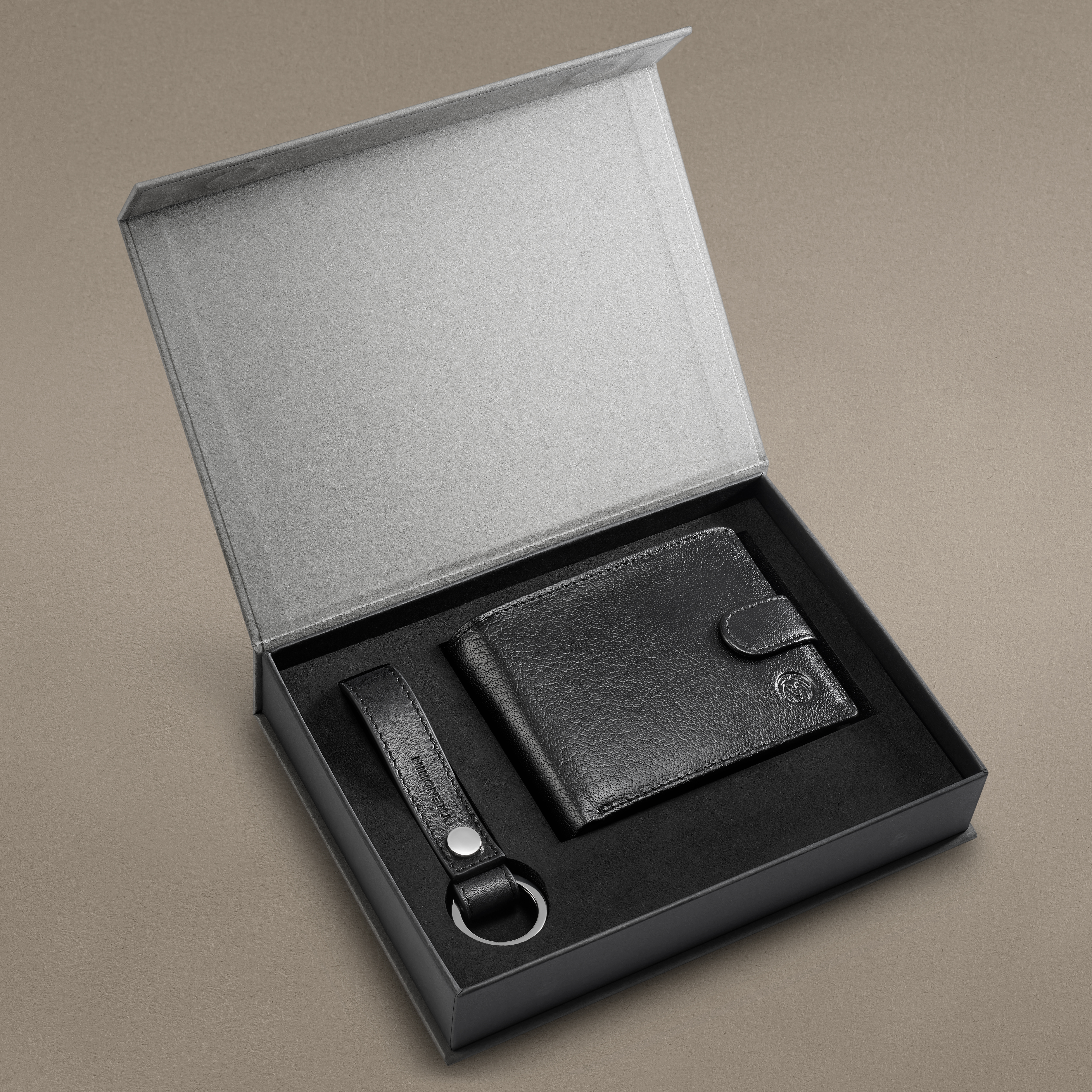 Black Leather Bifold Wallet and Keyring Gift Box - 3