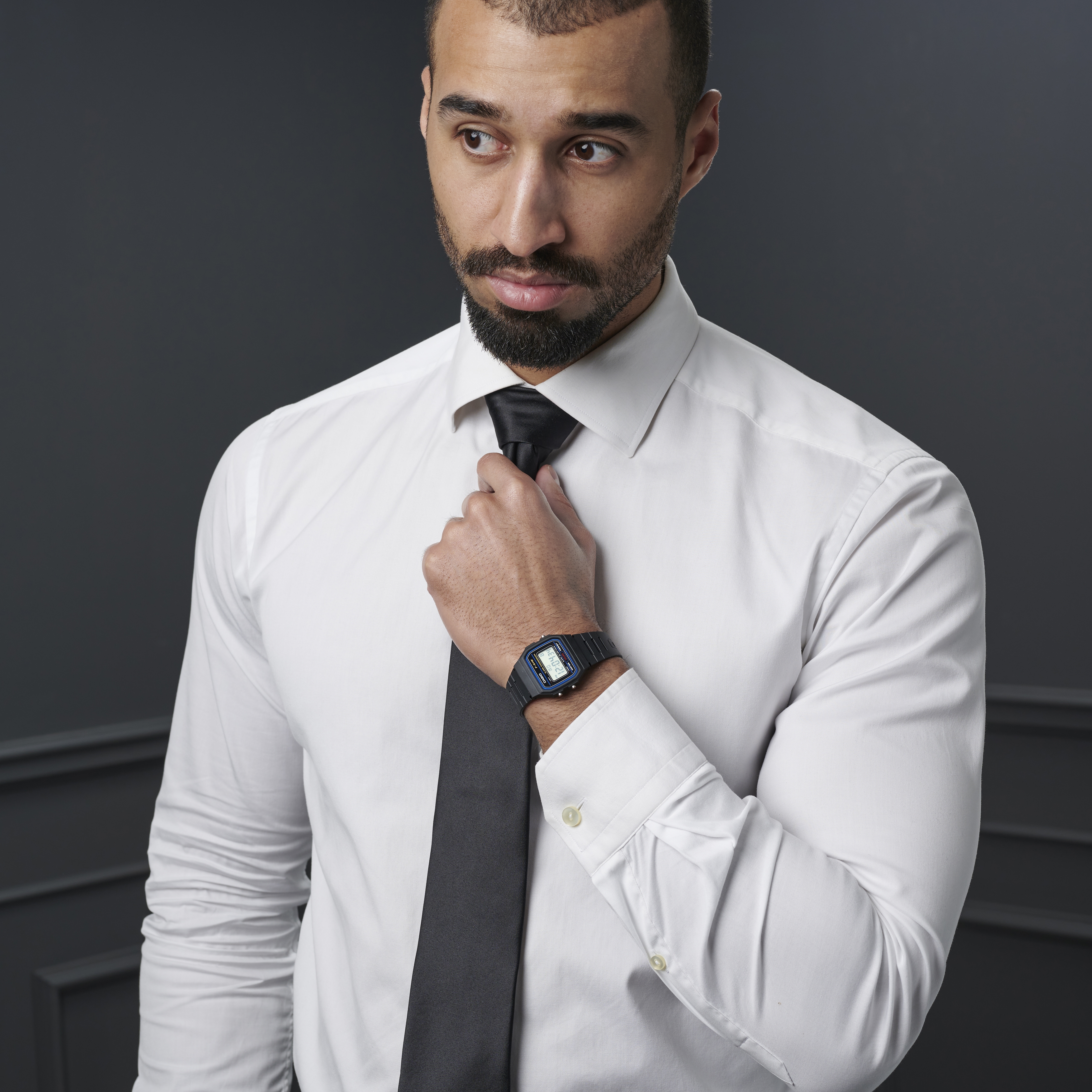 Black Simple Klokke - 4