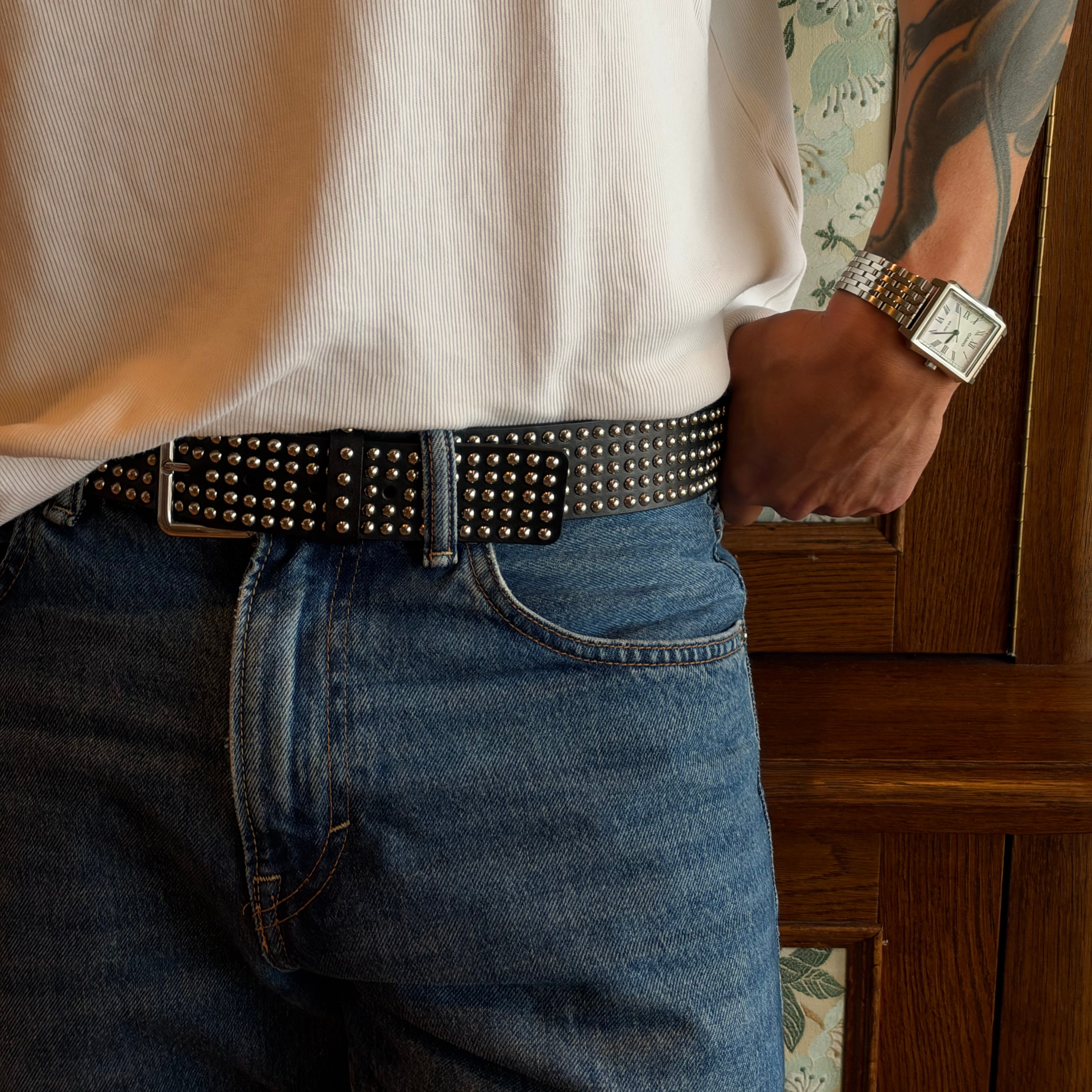 The Intro | Ceinture cloutée Showoff en cuir noir - 4