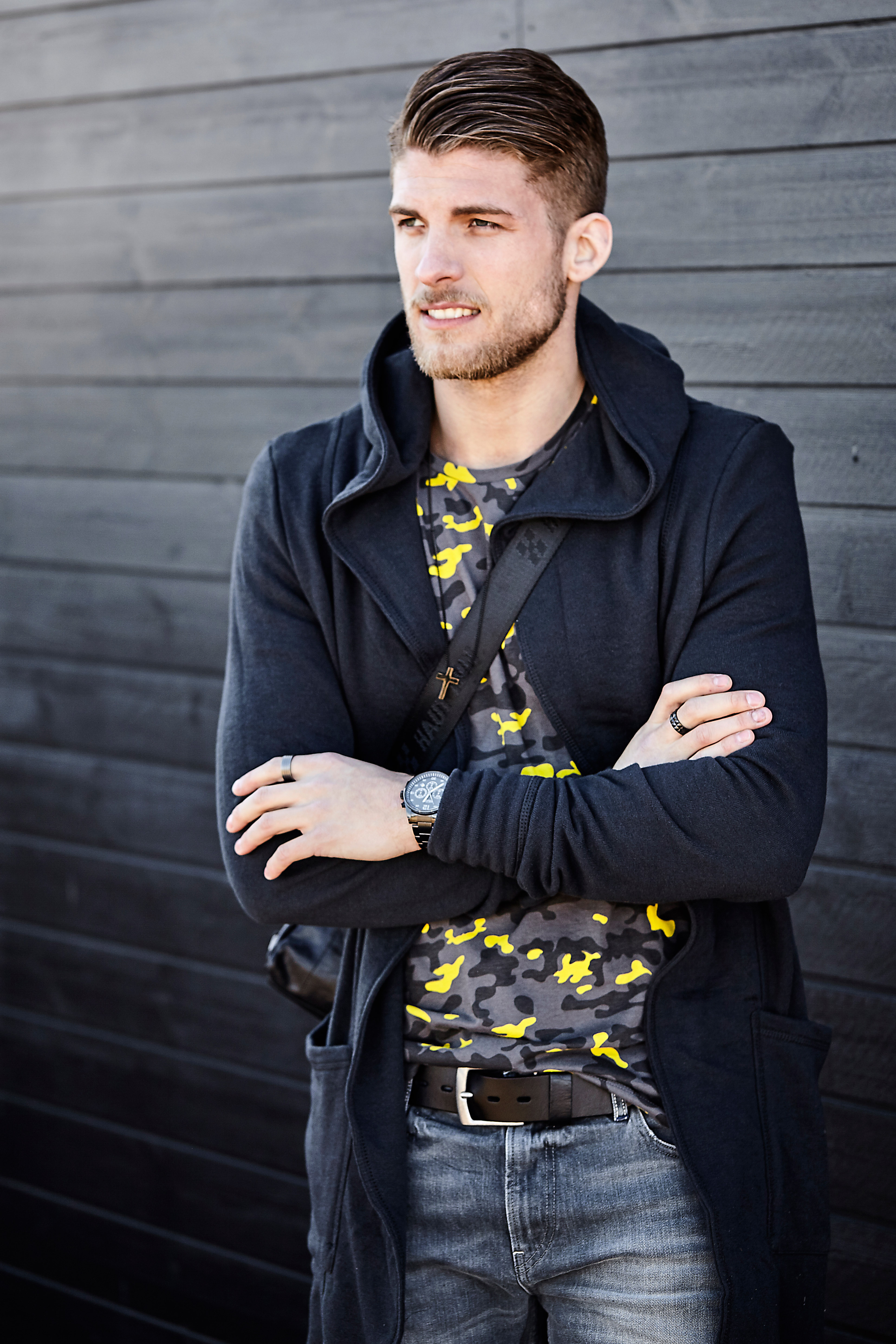 Musta teräksinen niittisormus - 5