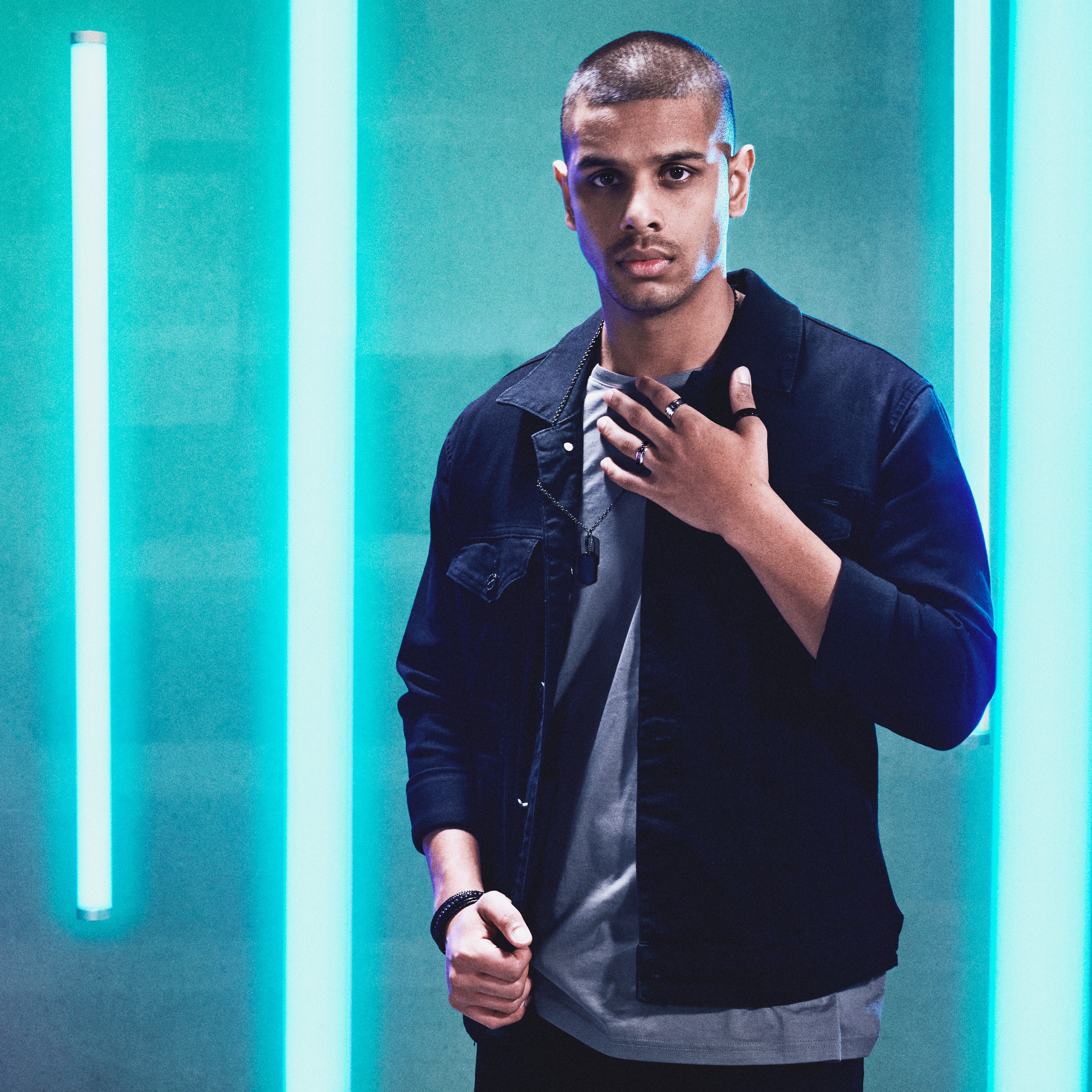 Ferrum | 8 mm Stainless Steel With Black & Red Carbon Inlay Ring - 5