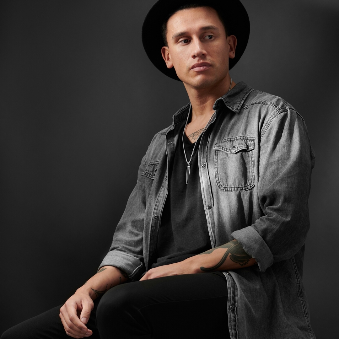 Orisun | Сребристо стоманено колие с правоъгълна висулка с черен оникс - 3