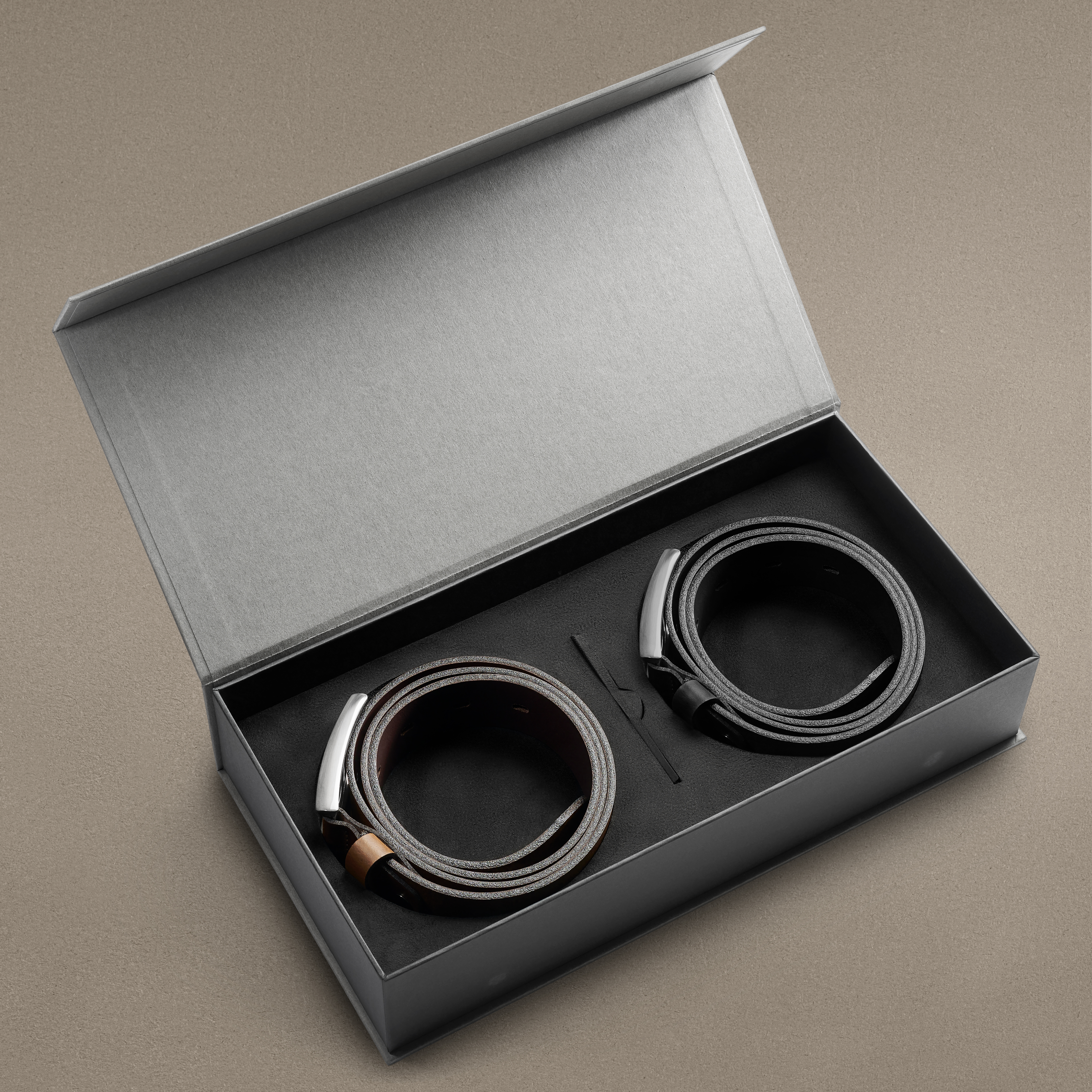 Coffret cadeau de ceintures en cuir italien noir et marron - 3