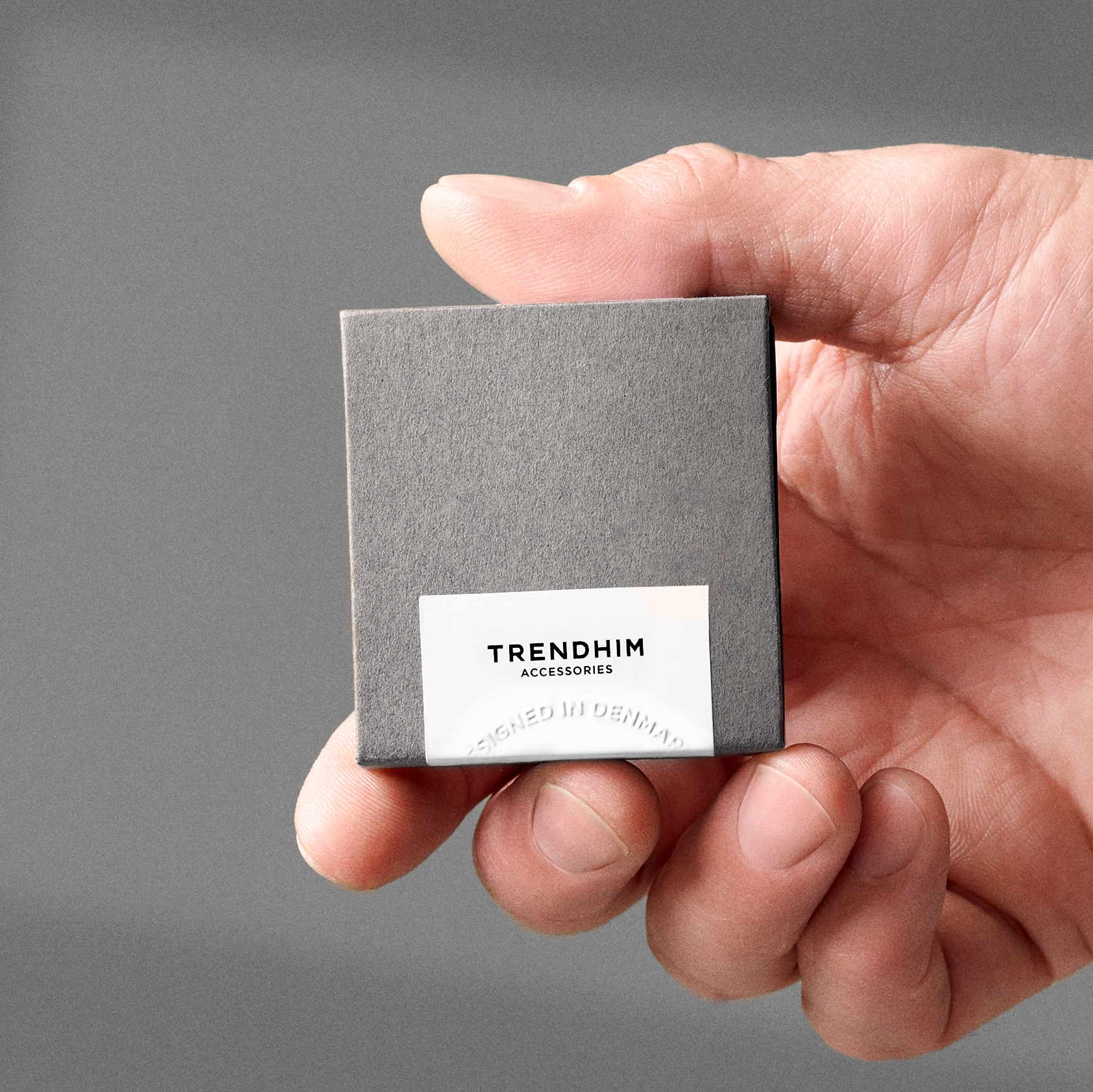 Bracciale argentato con targhetta - 4