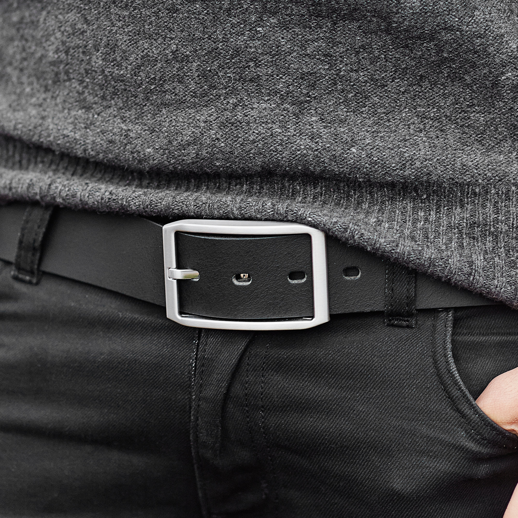 Czarny klasyczny pasek - 4