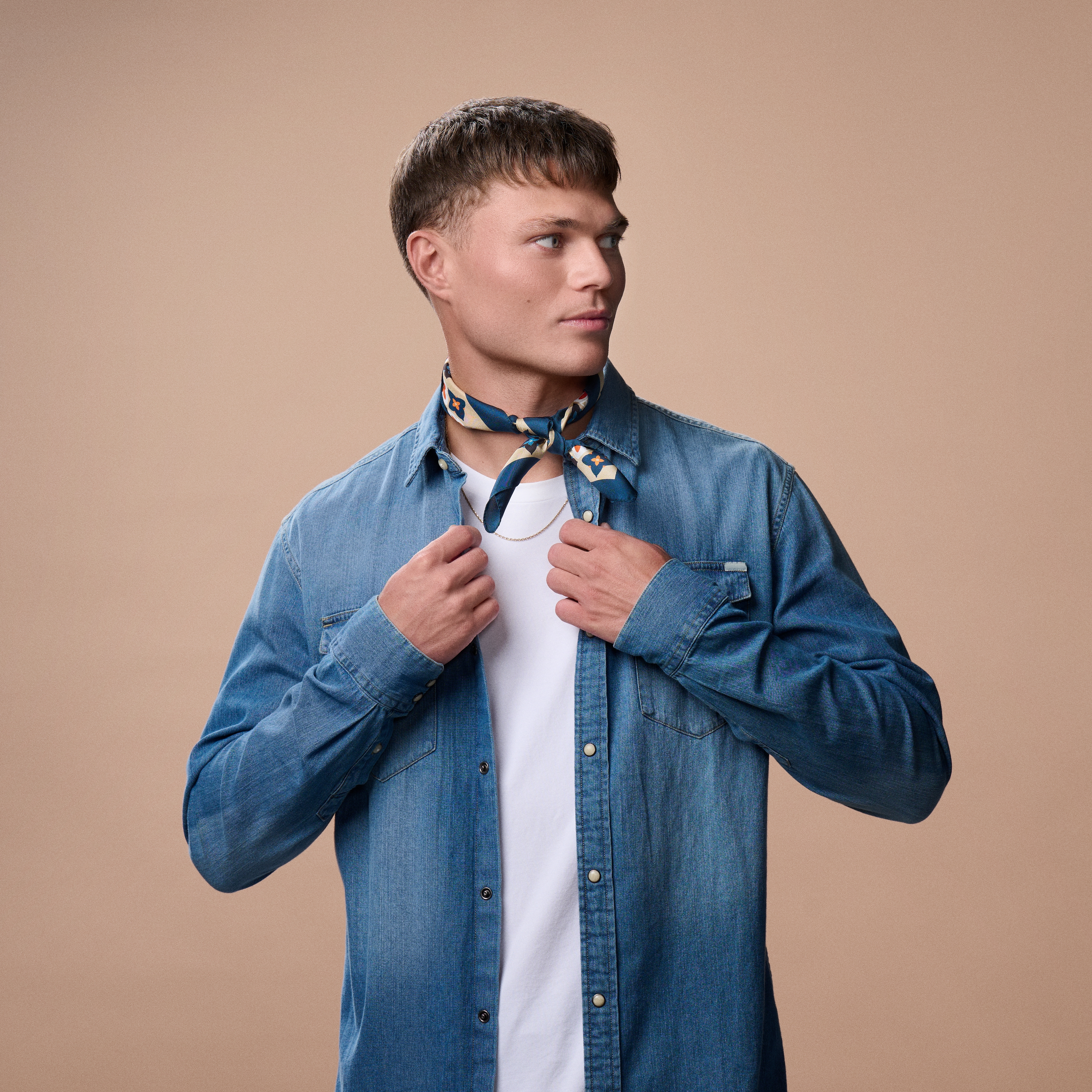 Virtuo | Pañuelo de cuello de seda azul y rojo - 3