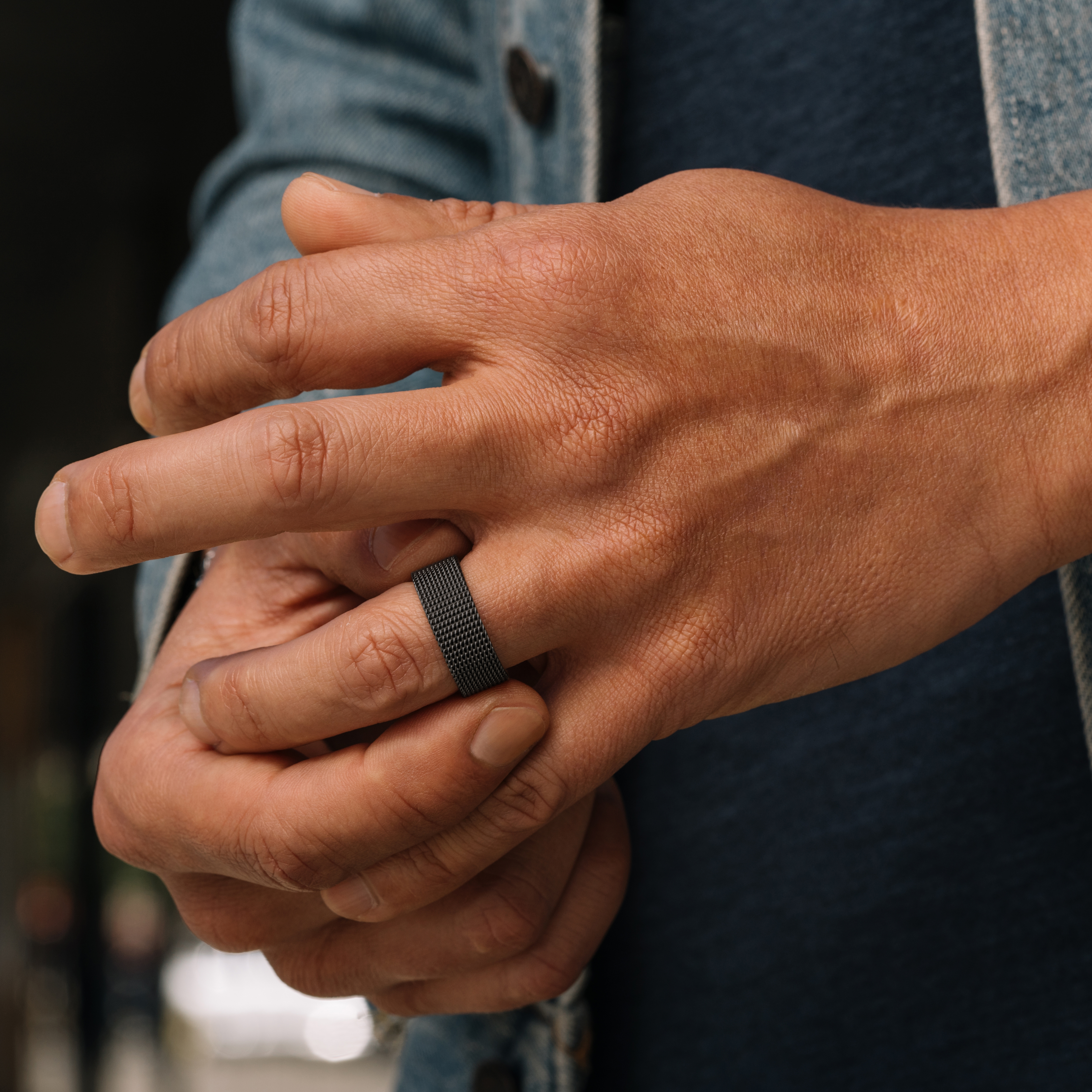 Sentio | Juodas nerūdijančio plieno lankstus tinklelio žiedas - 4