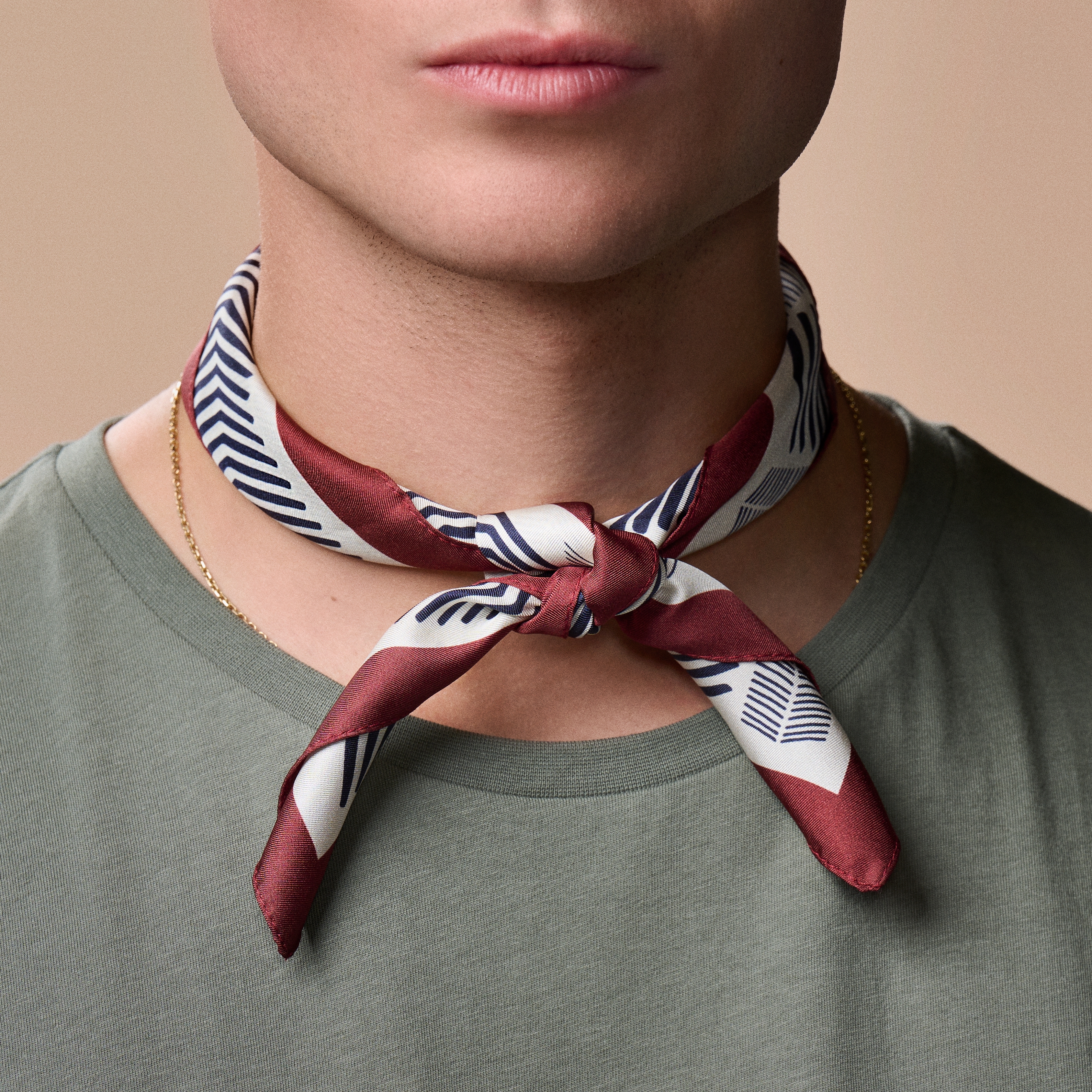 Virtuo | Foulard in seta con righe rosse e blu - 2