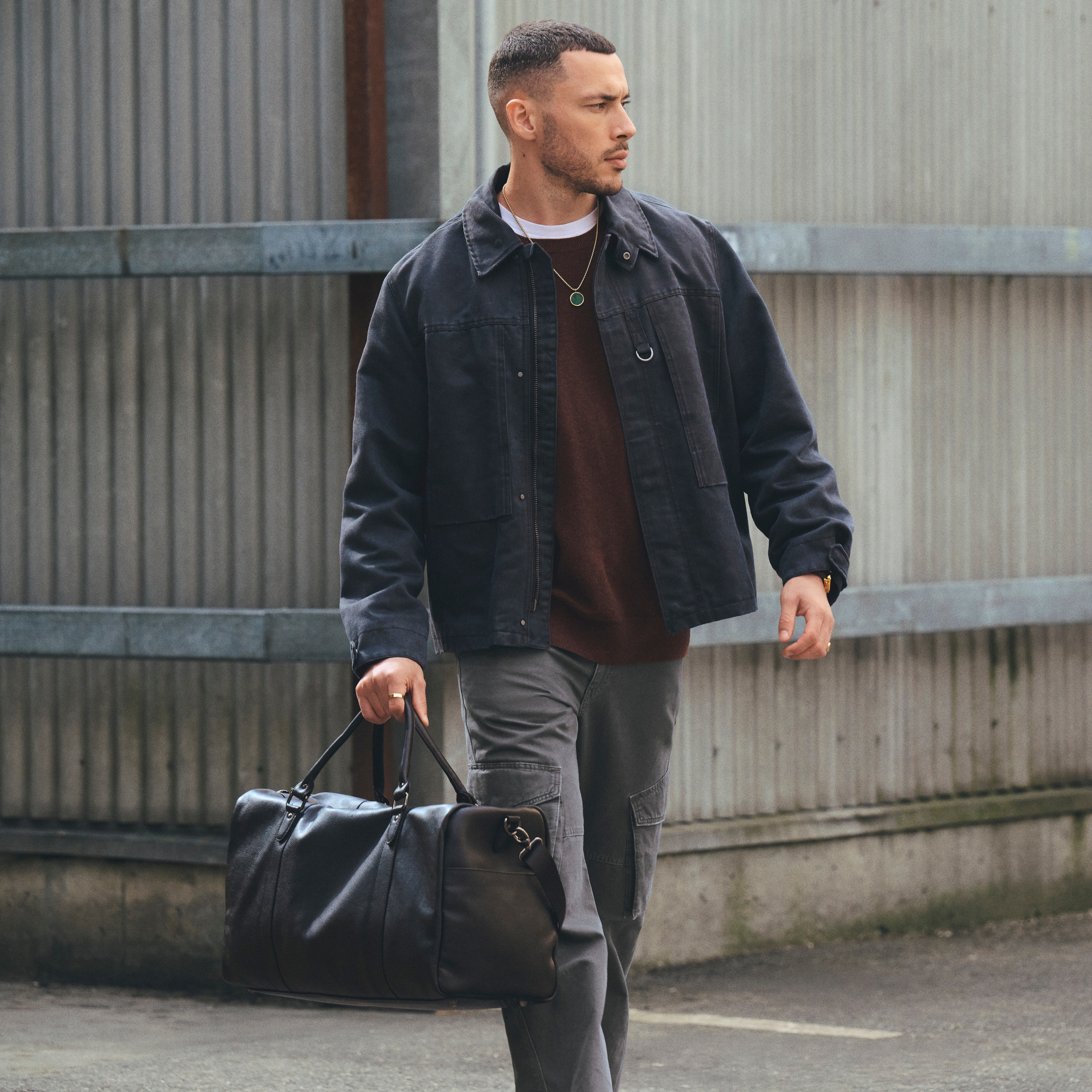 Czarna torba podróżna ze skóry pełnoziarnistej - 4