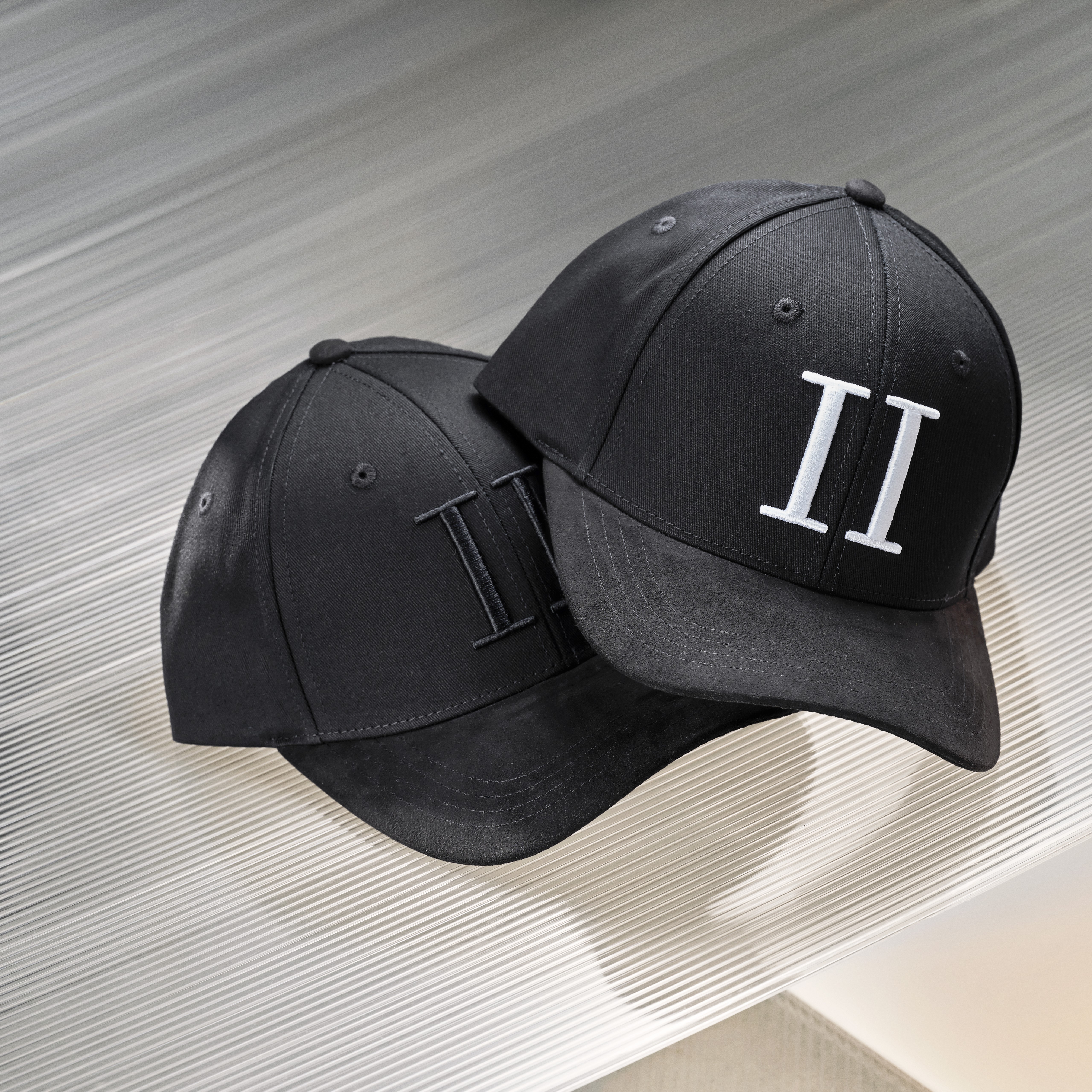 Les Deux | Casquette de baseball en daim noir II - 5