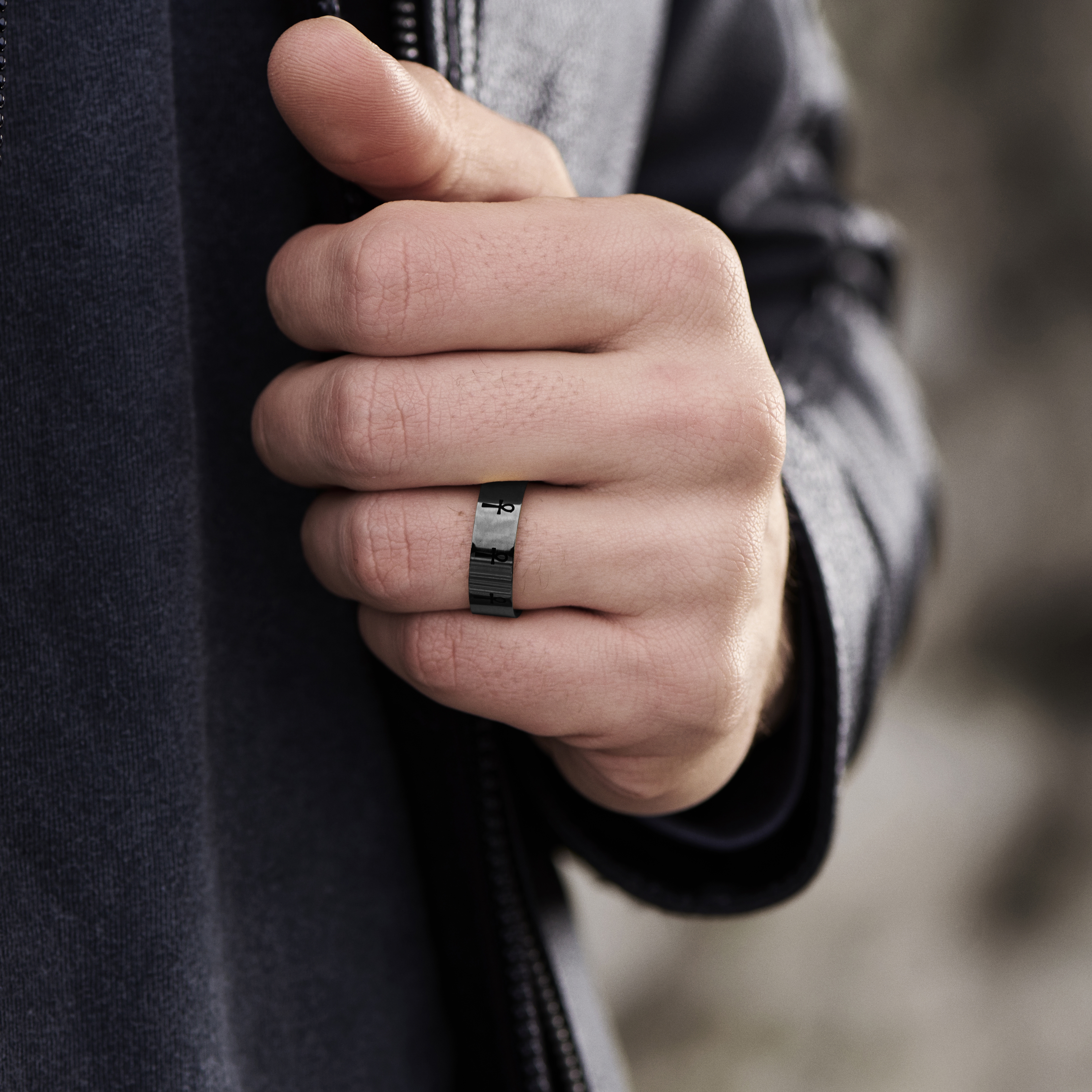 Črn prstan Ankh - 2