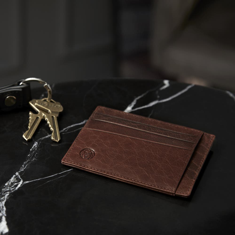 hover: Kasztanowe skórzane etui na karty RFID Montreal hover: Kasztanowe skórzane etui na karty RFID Montreal