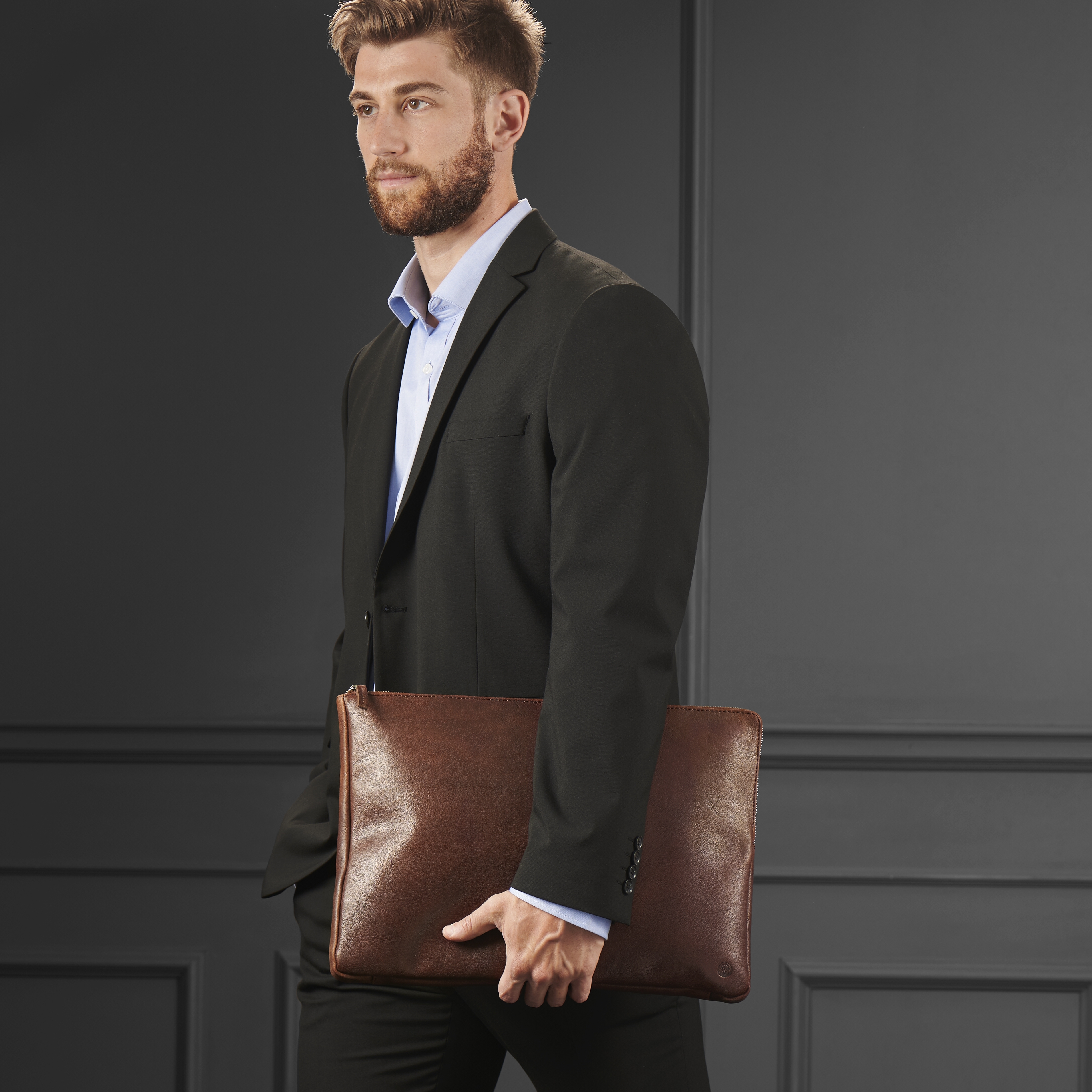 Funda para el portátil pequeña de cuero canela California - 6