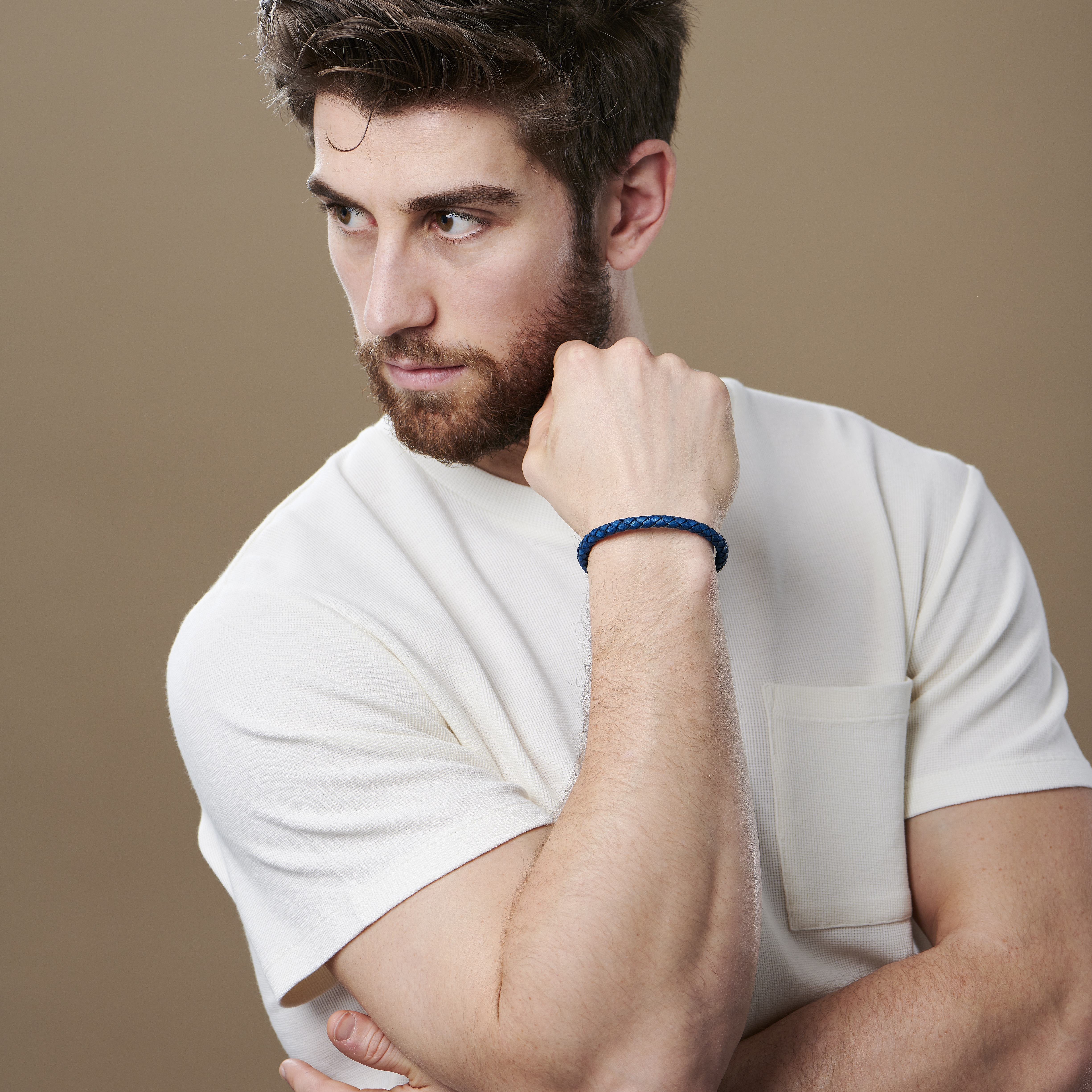 Kék bőr karkötő fekete fémkapoccsal - 5