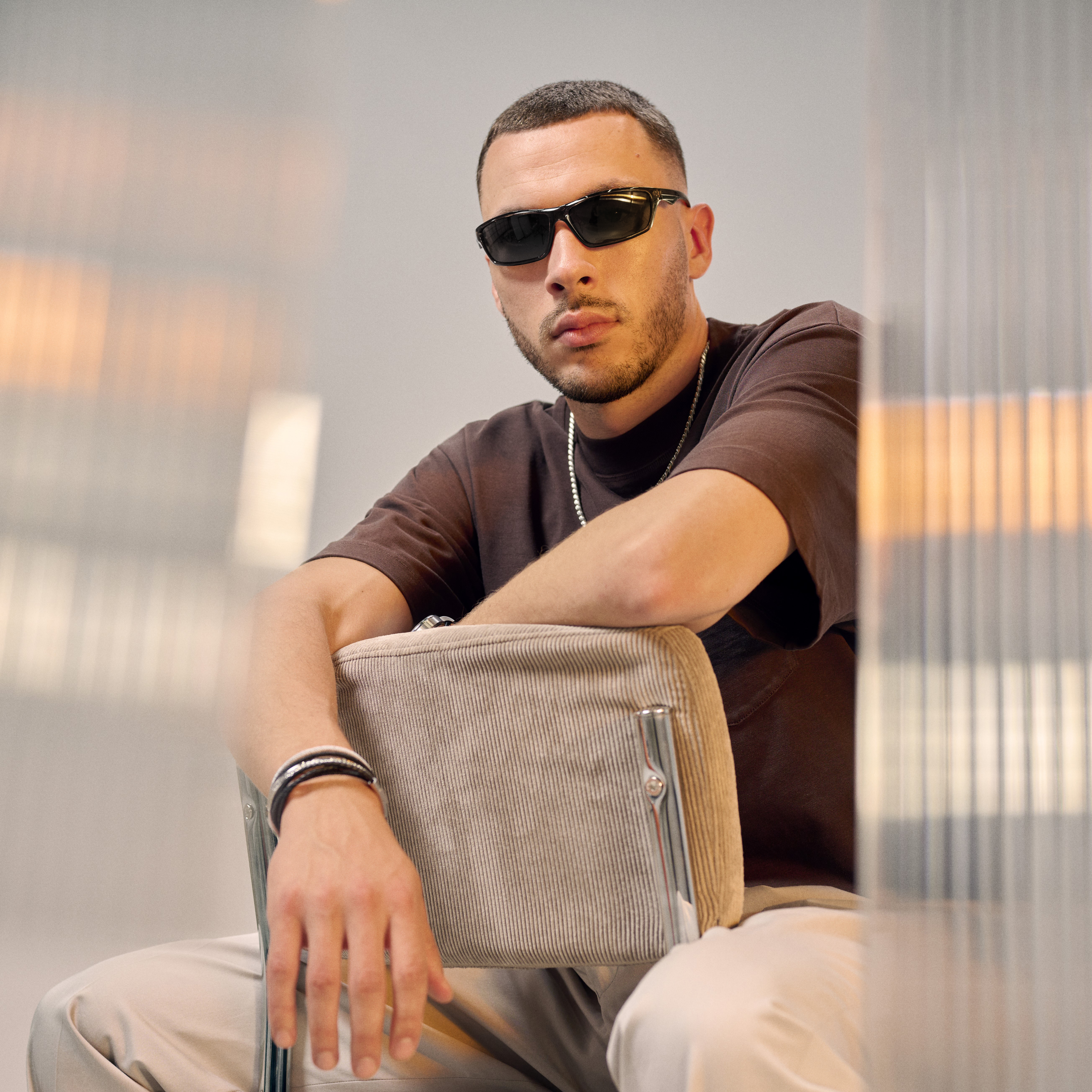 Sportieve Zwarte Zonnebril met Gepolariseerde 'Smoked' Glazen - 3