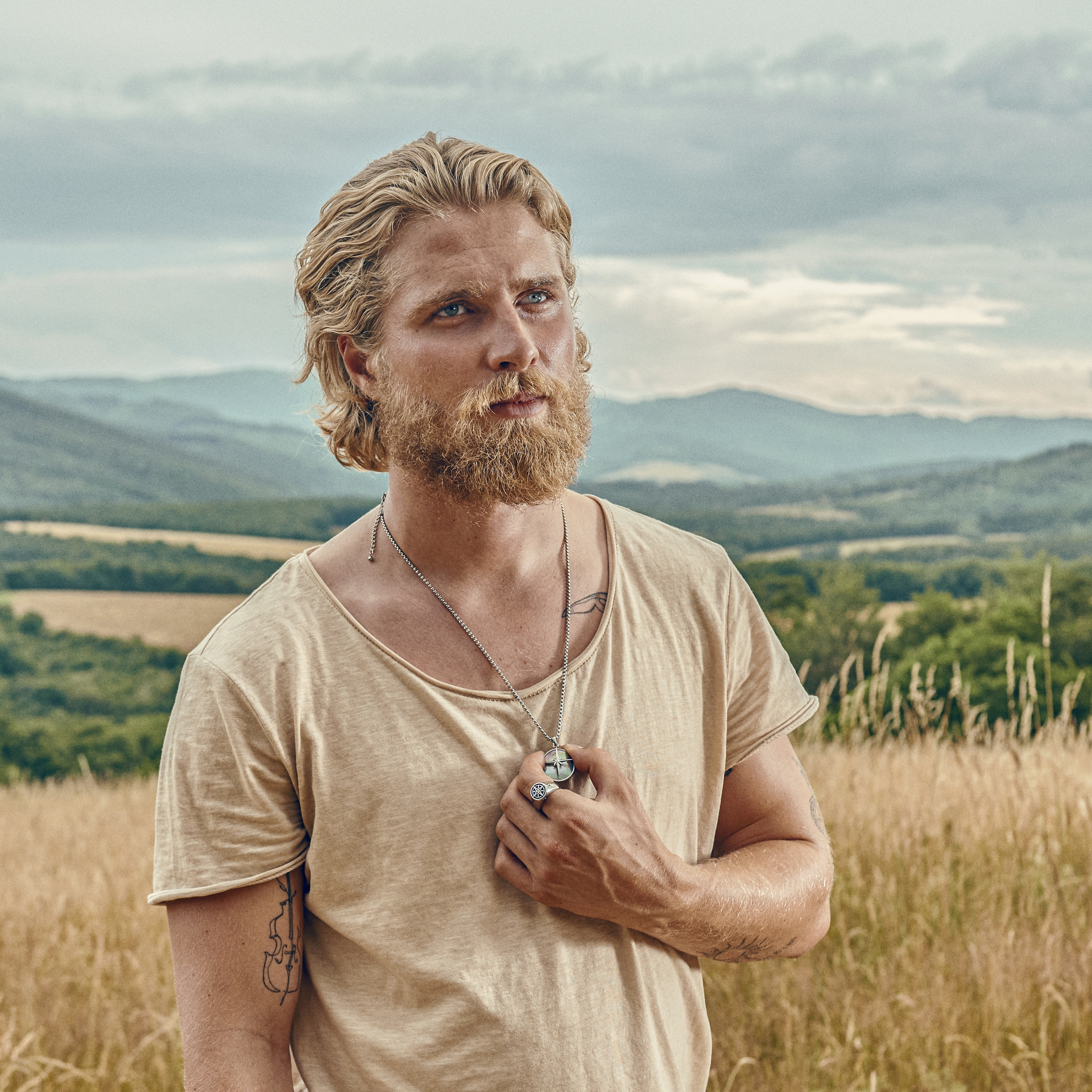 Atlas | Limited Edition Mother-of-Pearl and North Star Pendant Necklace - 5