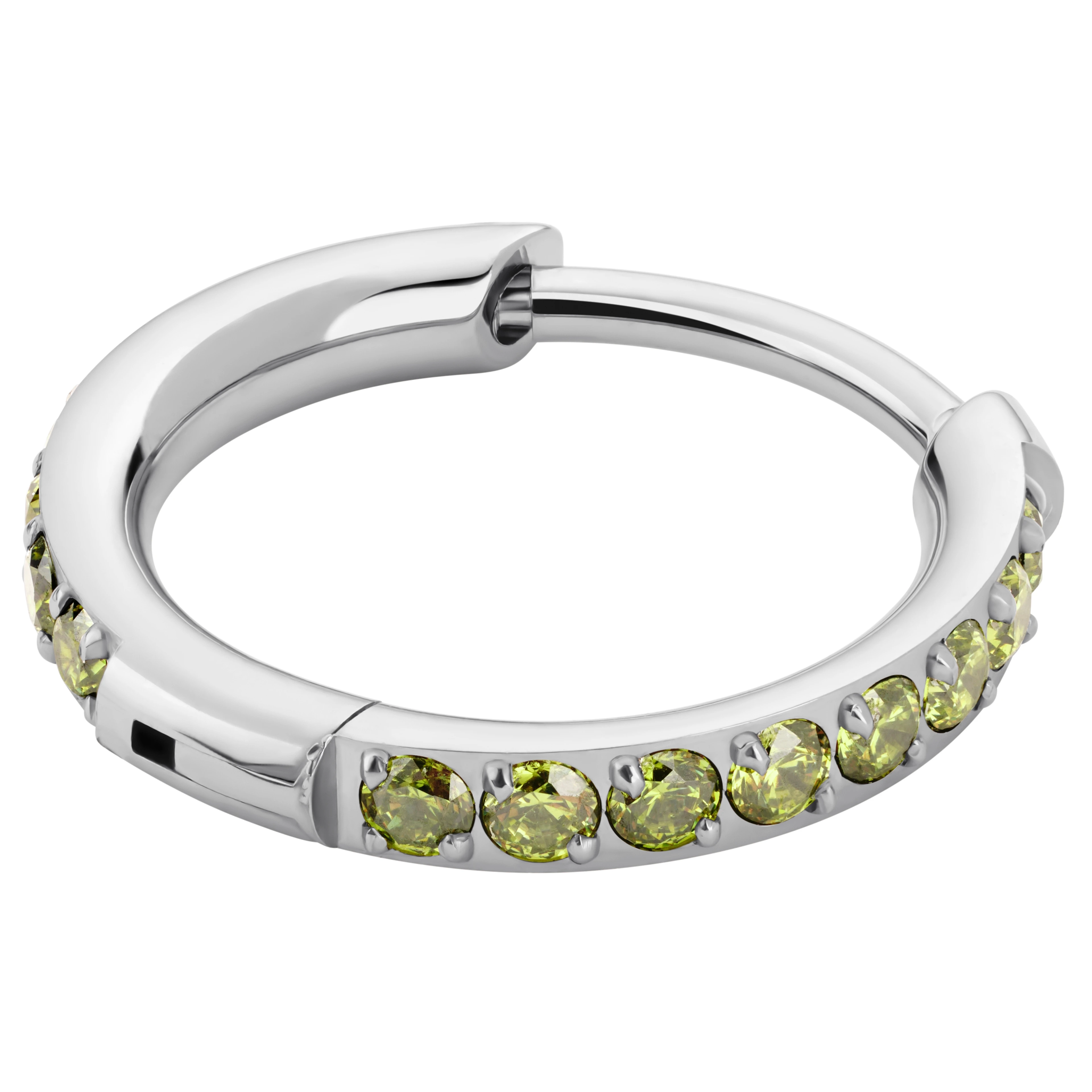 Aura | 10 mm Titanium oorring met peridotgroene zirkonia Aura | 10 mm Titanium oorring met peridotgroene zirkonia