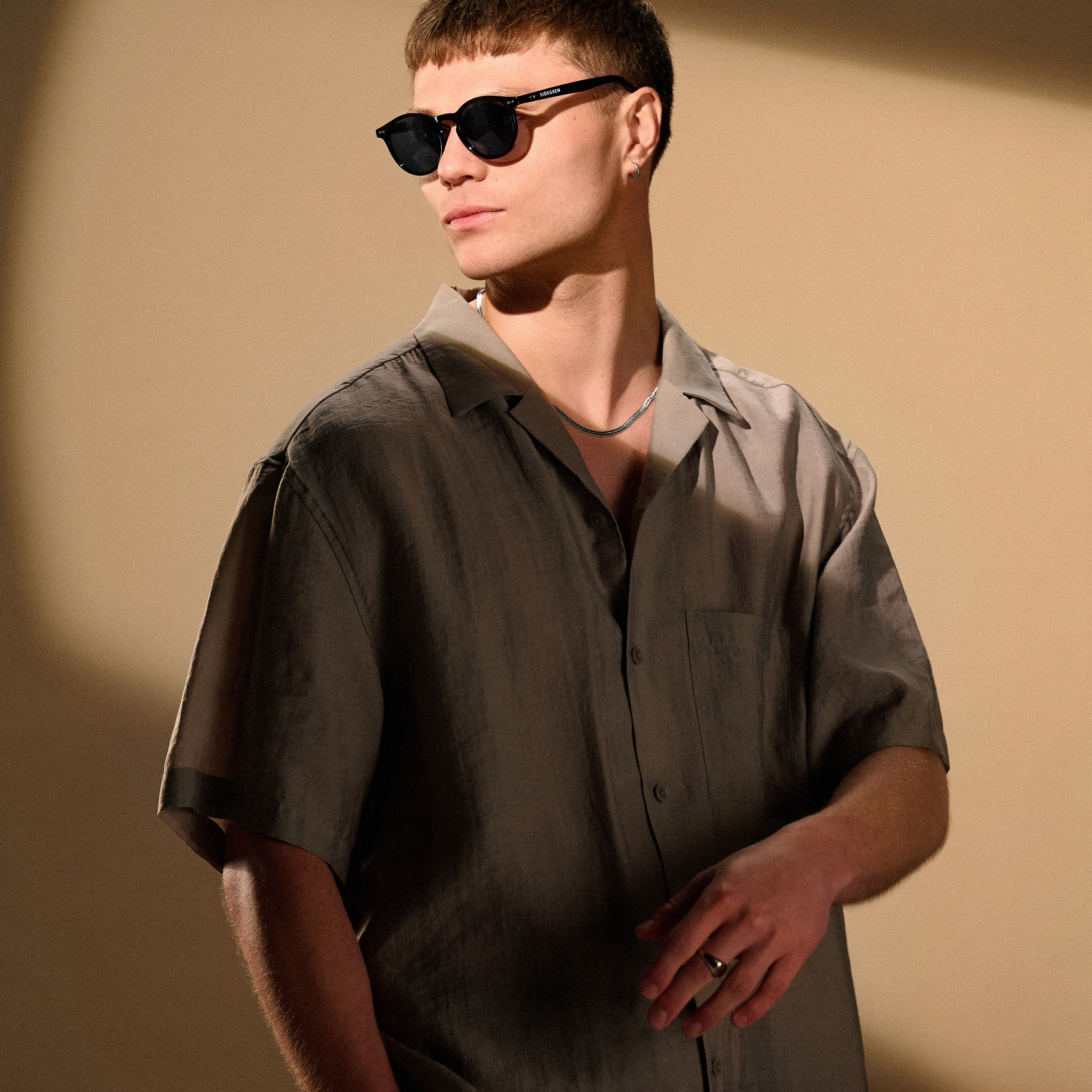 Polarised Round Black Sunglasses with Black Lenses - 6