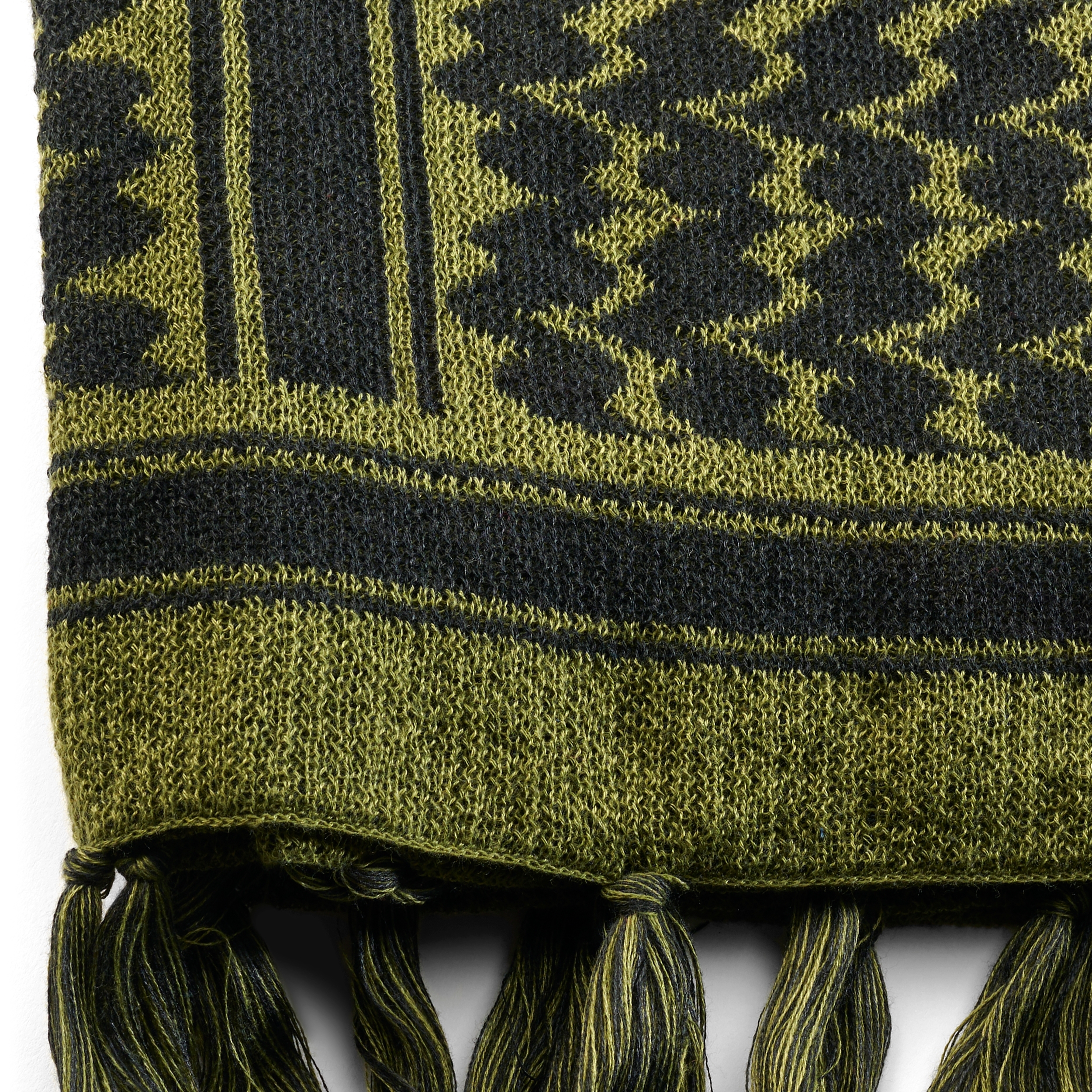 Eșarfă în carouri în nuanțe de negru și verde măsliniu - 5