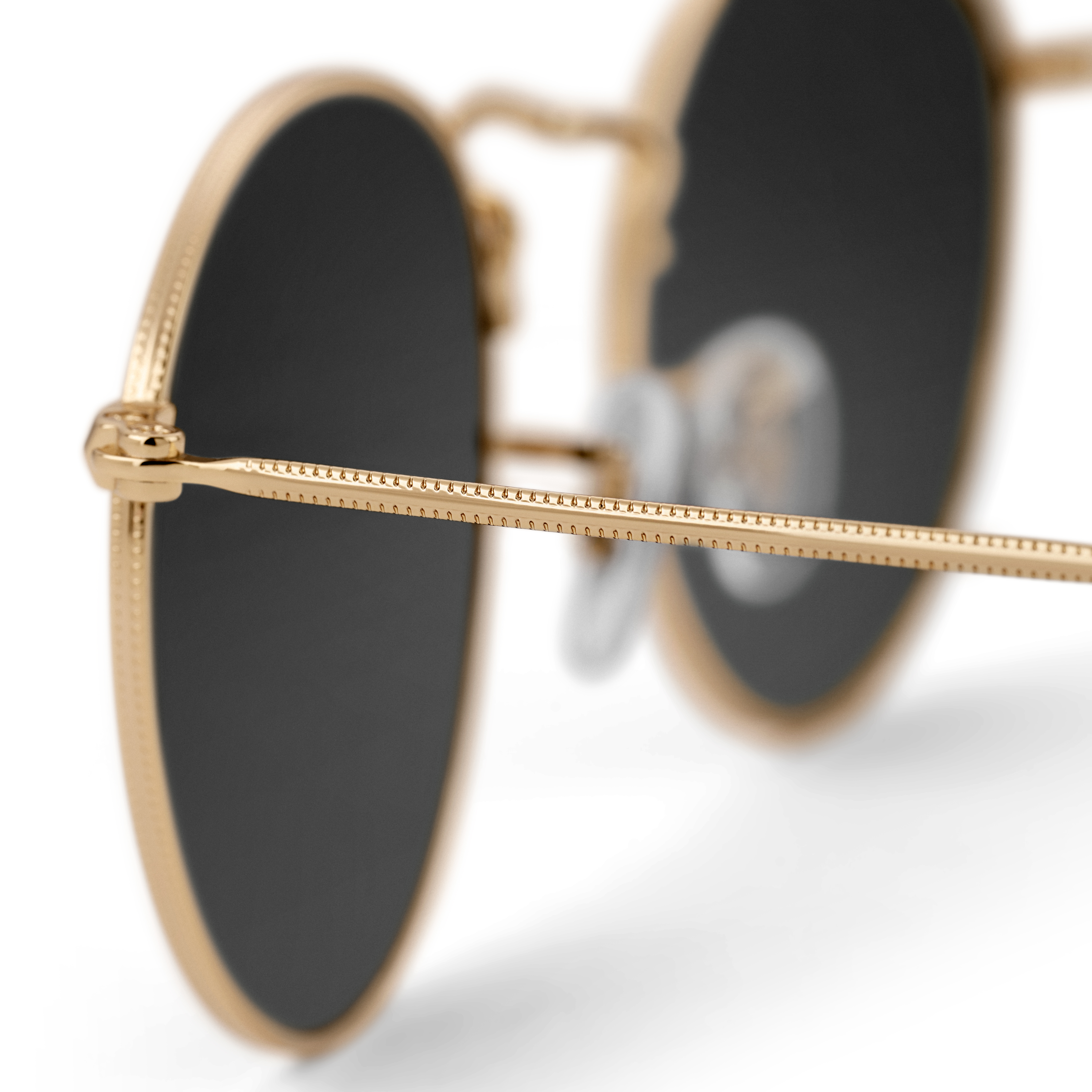 Polariserade runda solglasögon med svarta linser och bågar i guldfärgat kirurgiskt stål - 6