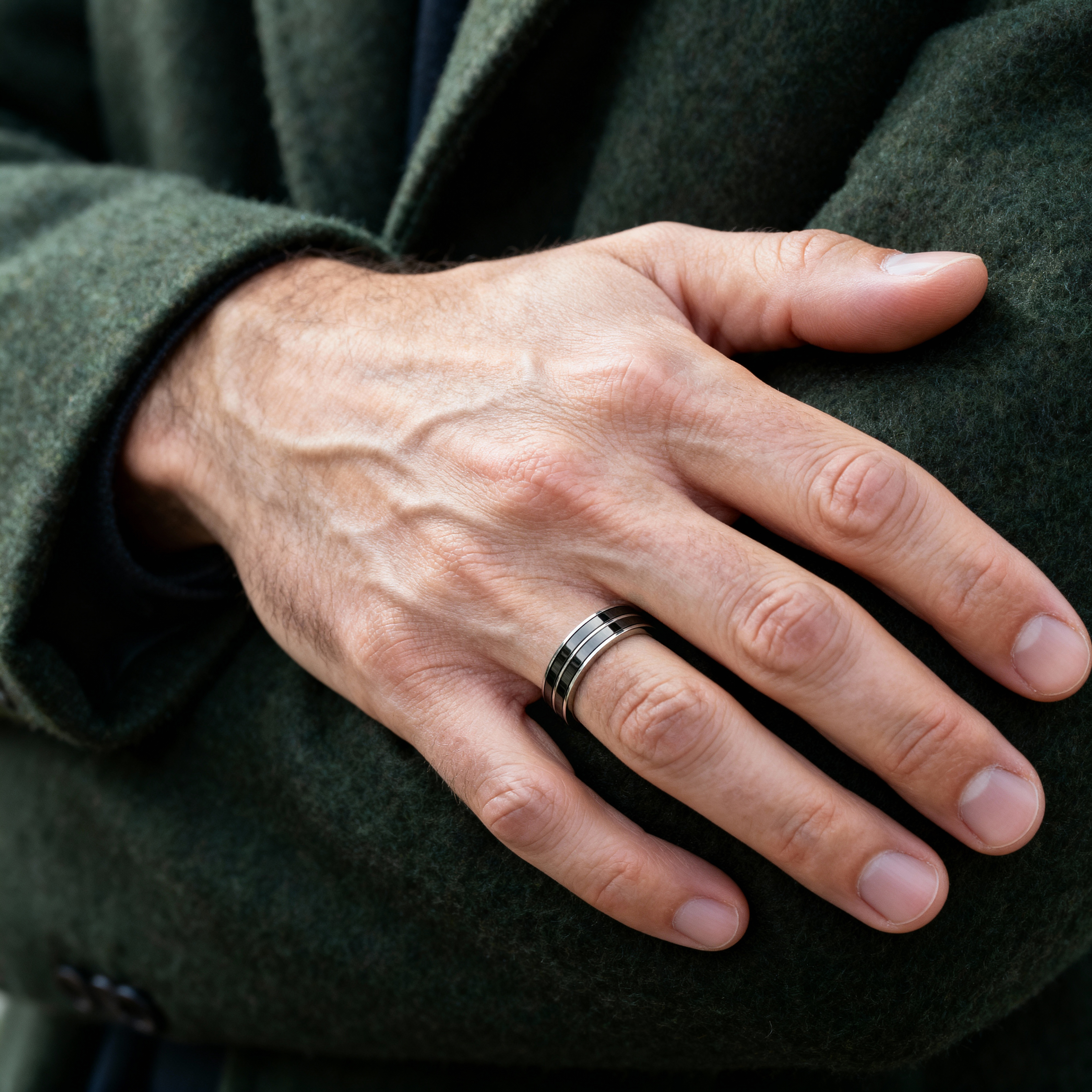 Silberfarbener Stahlring Mit Schwarzer Keramikeinlage - 3