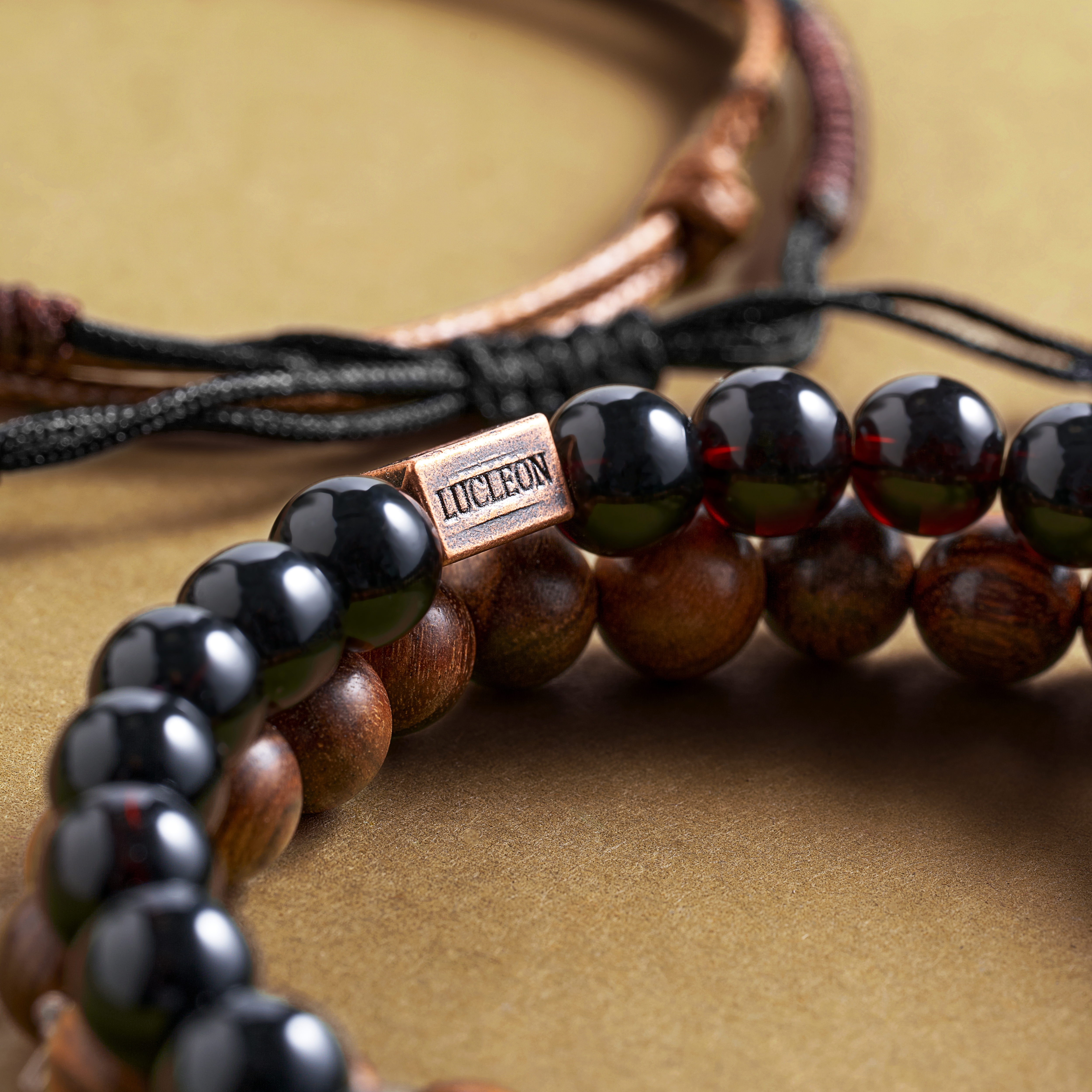 Essensiell gaveeske med armbånd for menn | Flettet, Onyks og Tre - 4