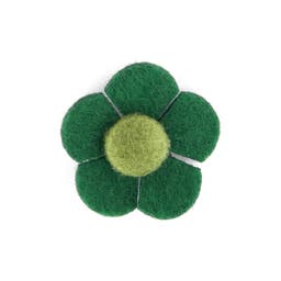 Broche de solapa con flor verde