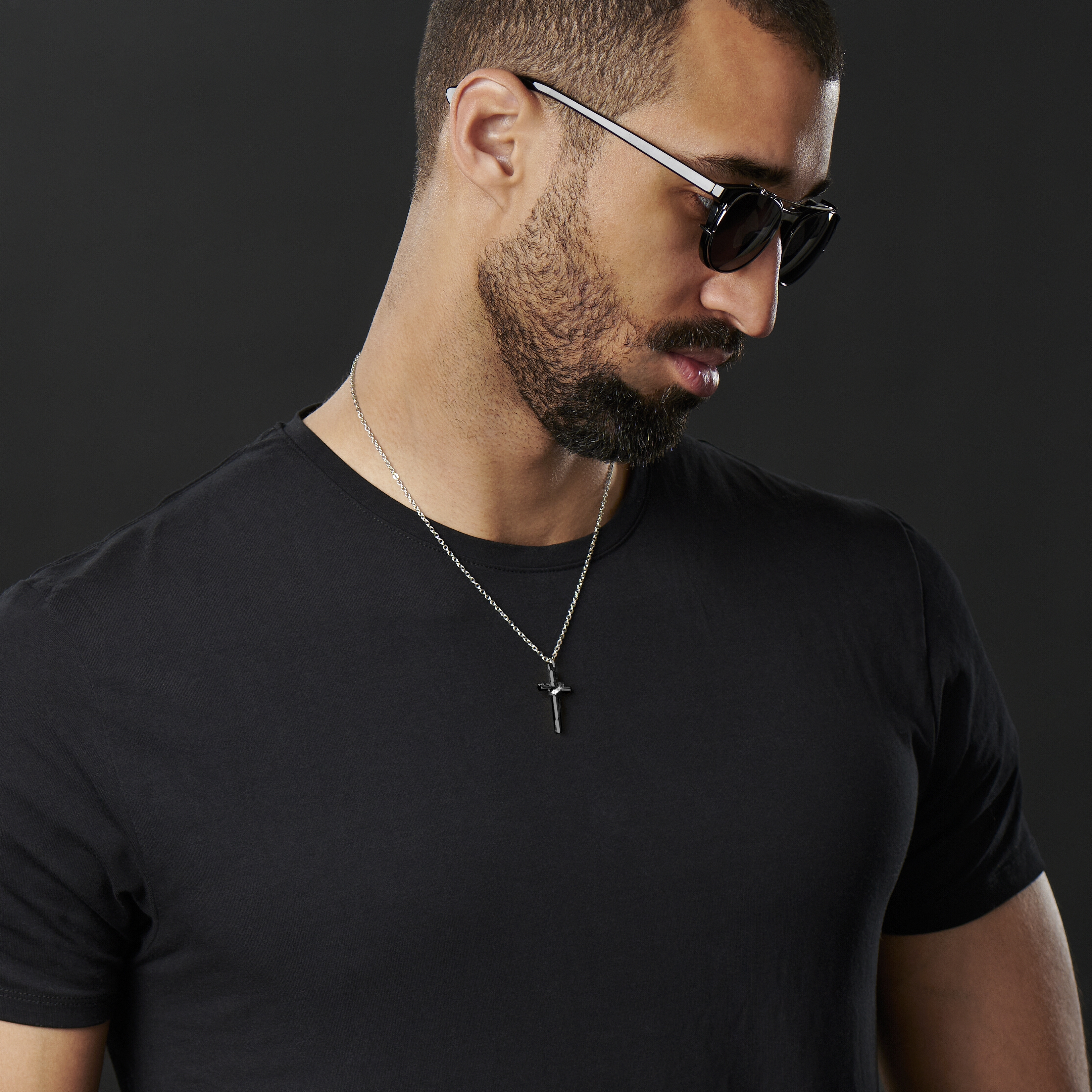 Náhrdelník s čiernym krížom a prsteňom  - 4