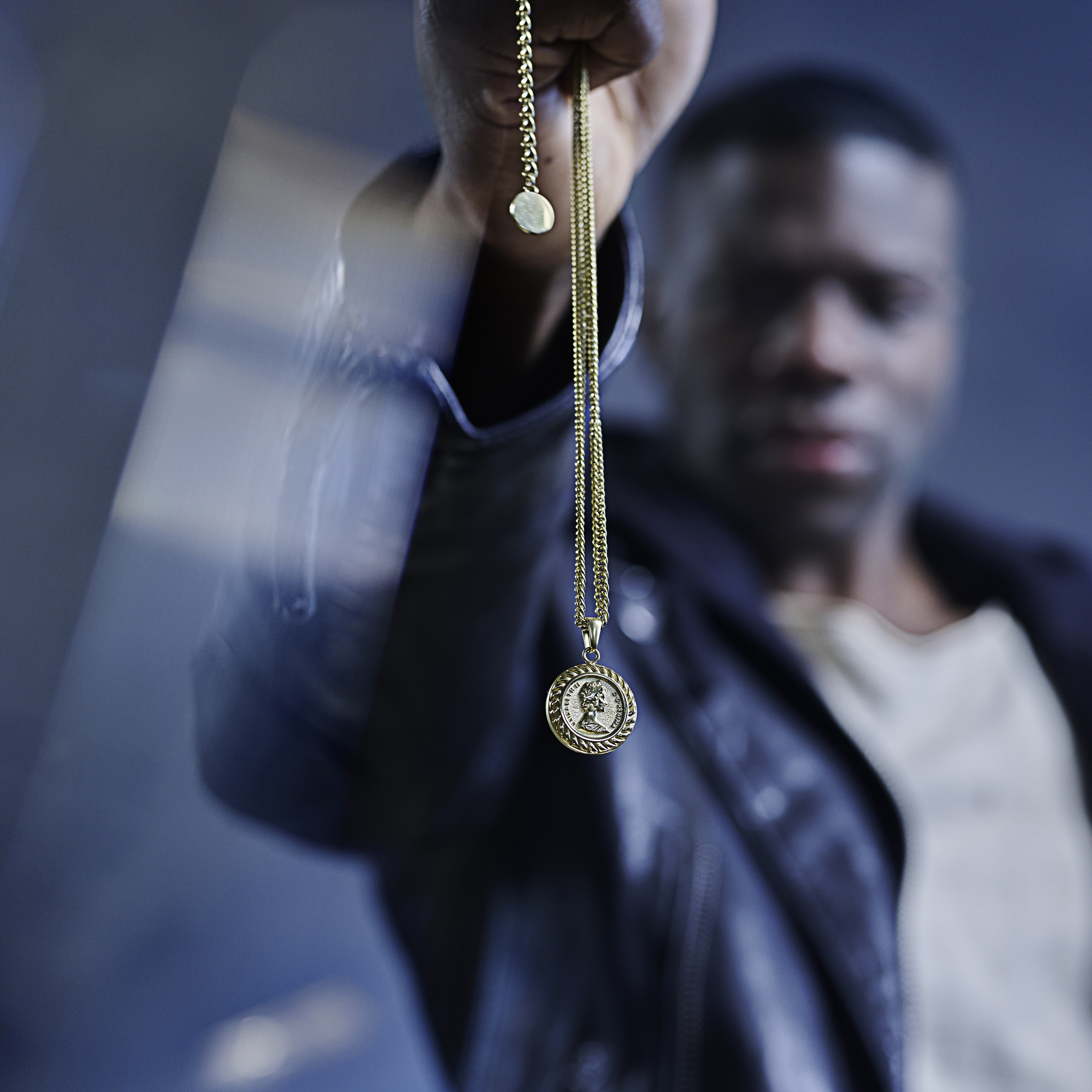 Sanctus | Gold-tone Elizabeth II Necklace - 5