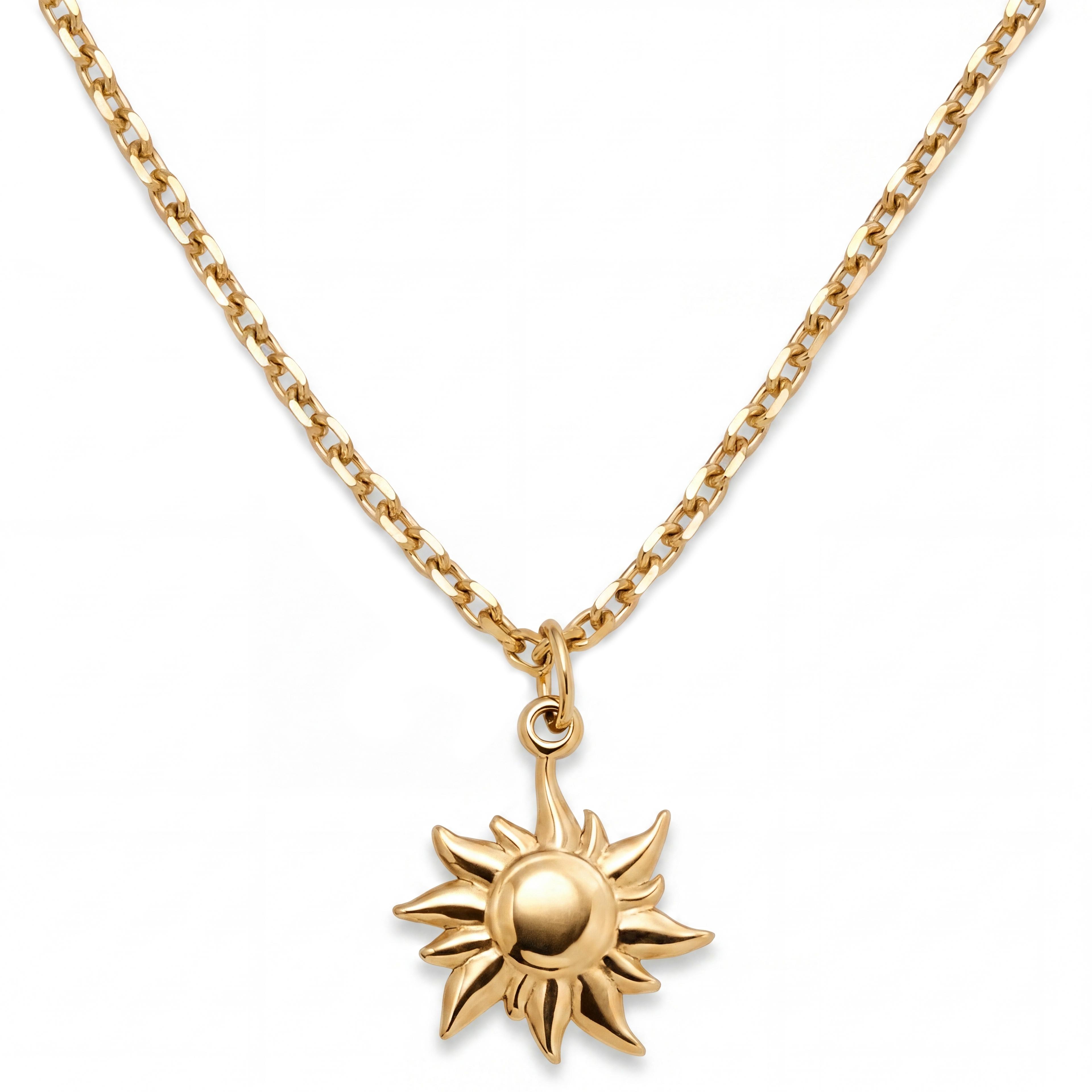 Mediterranean | Collar con charm de Solaris de acero inoxidable en tono dorado Mediterranean | Collar con charm de Solaris de acero inoxidable en tono dorado
