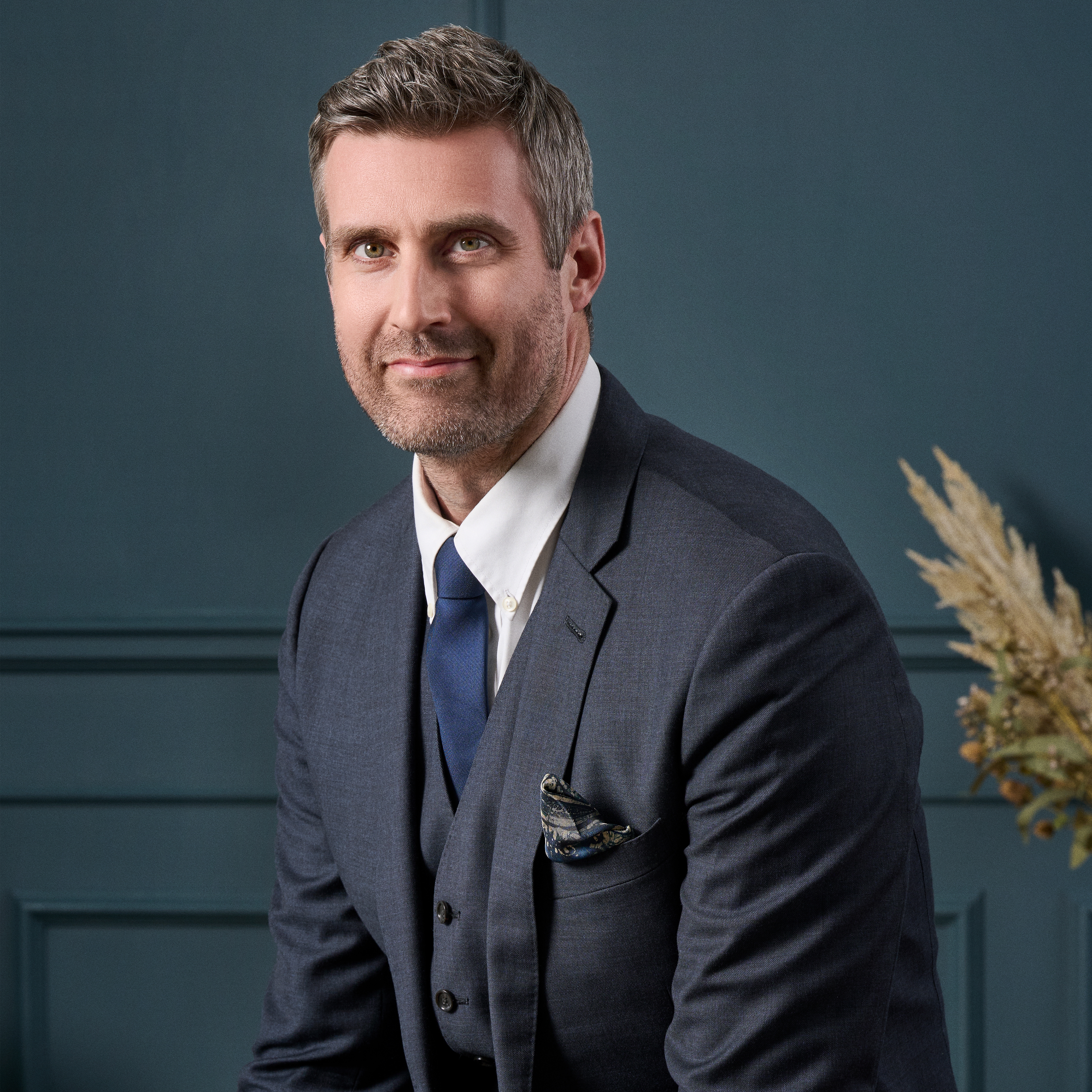 Virtuo | Dark Blue Paisley Silk Pocket Square - 3