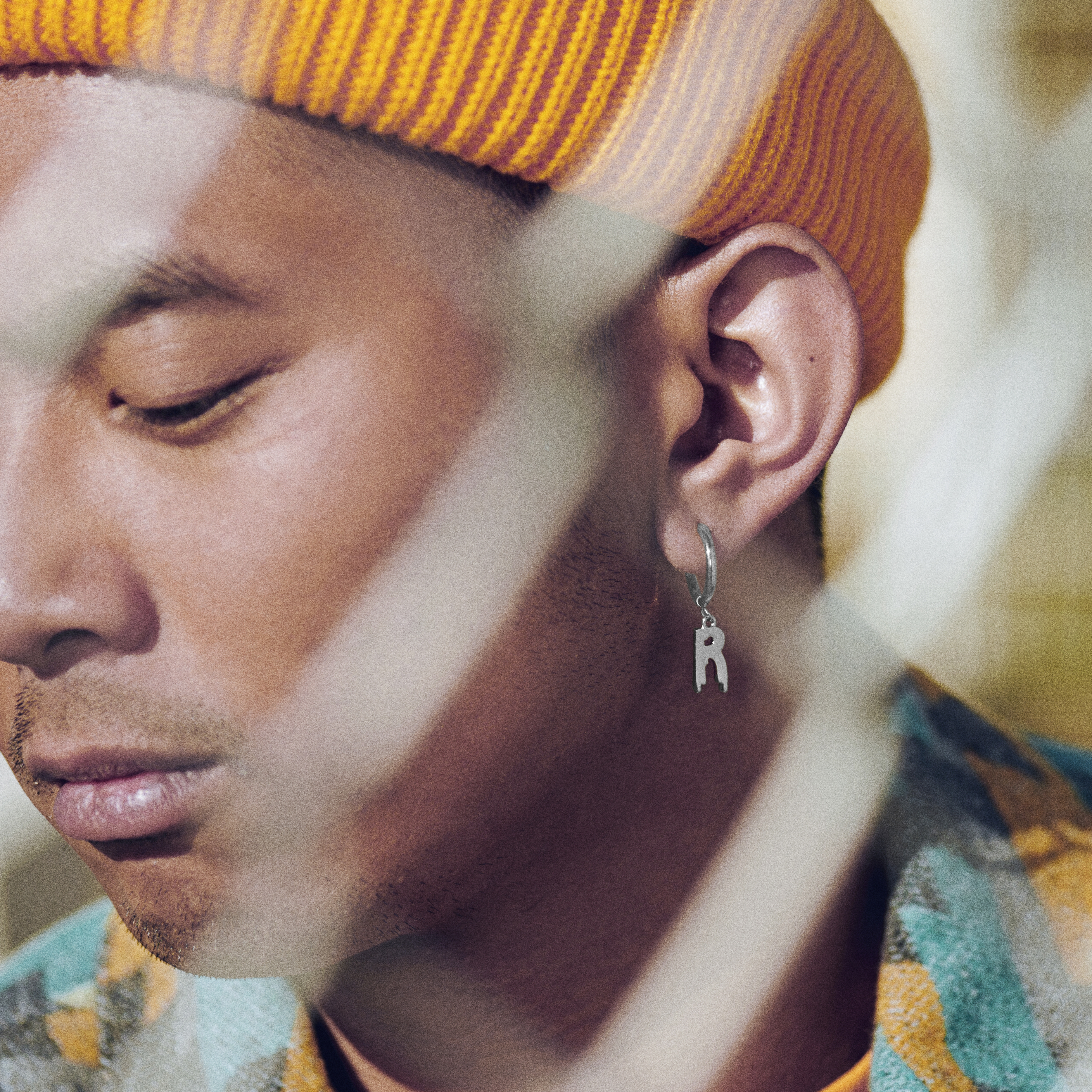 Fahrenheit | Melting Steel Initial R Earring - 2