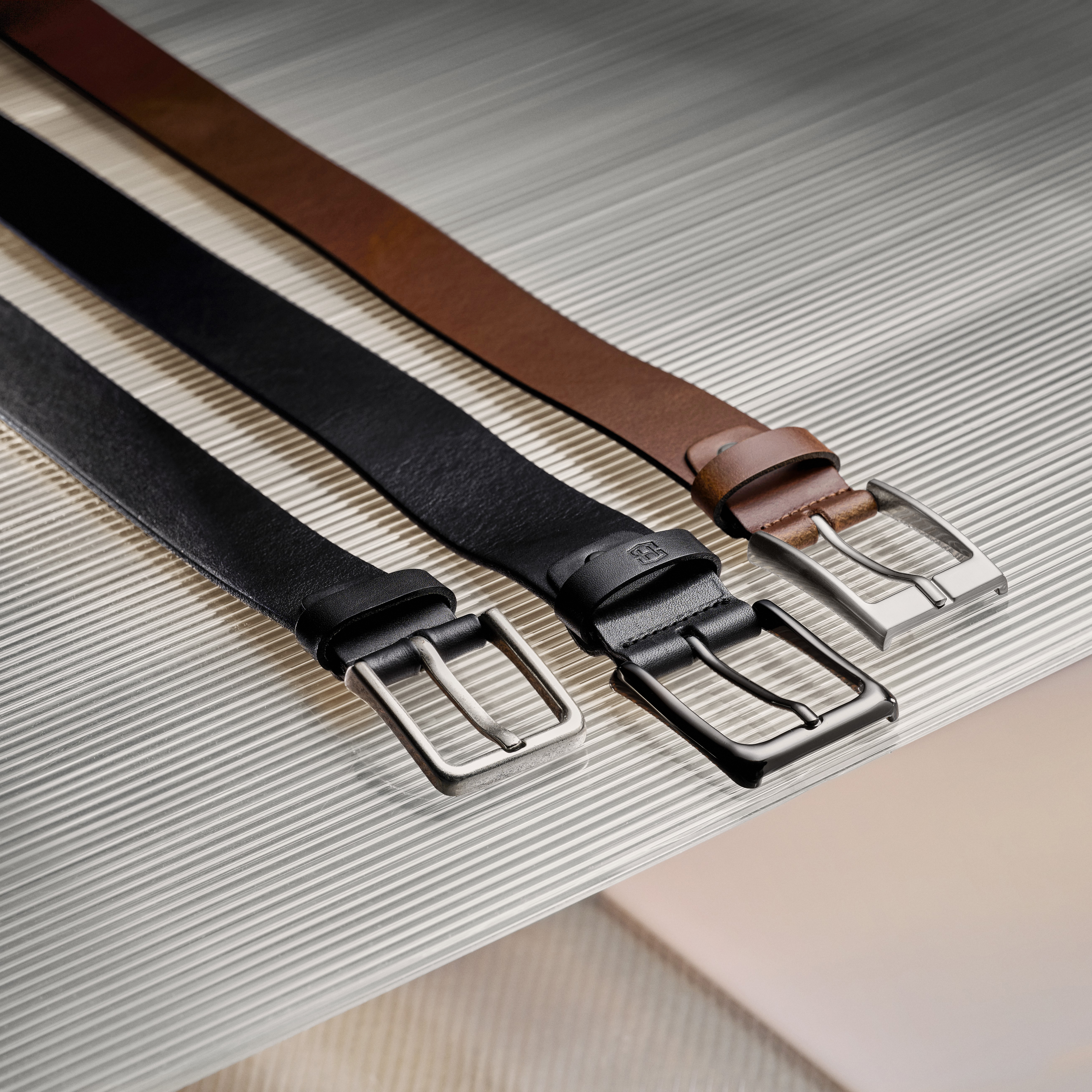 Cinturón de cuero de color marrón cálido  - 4