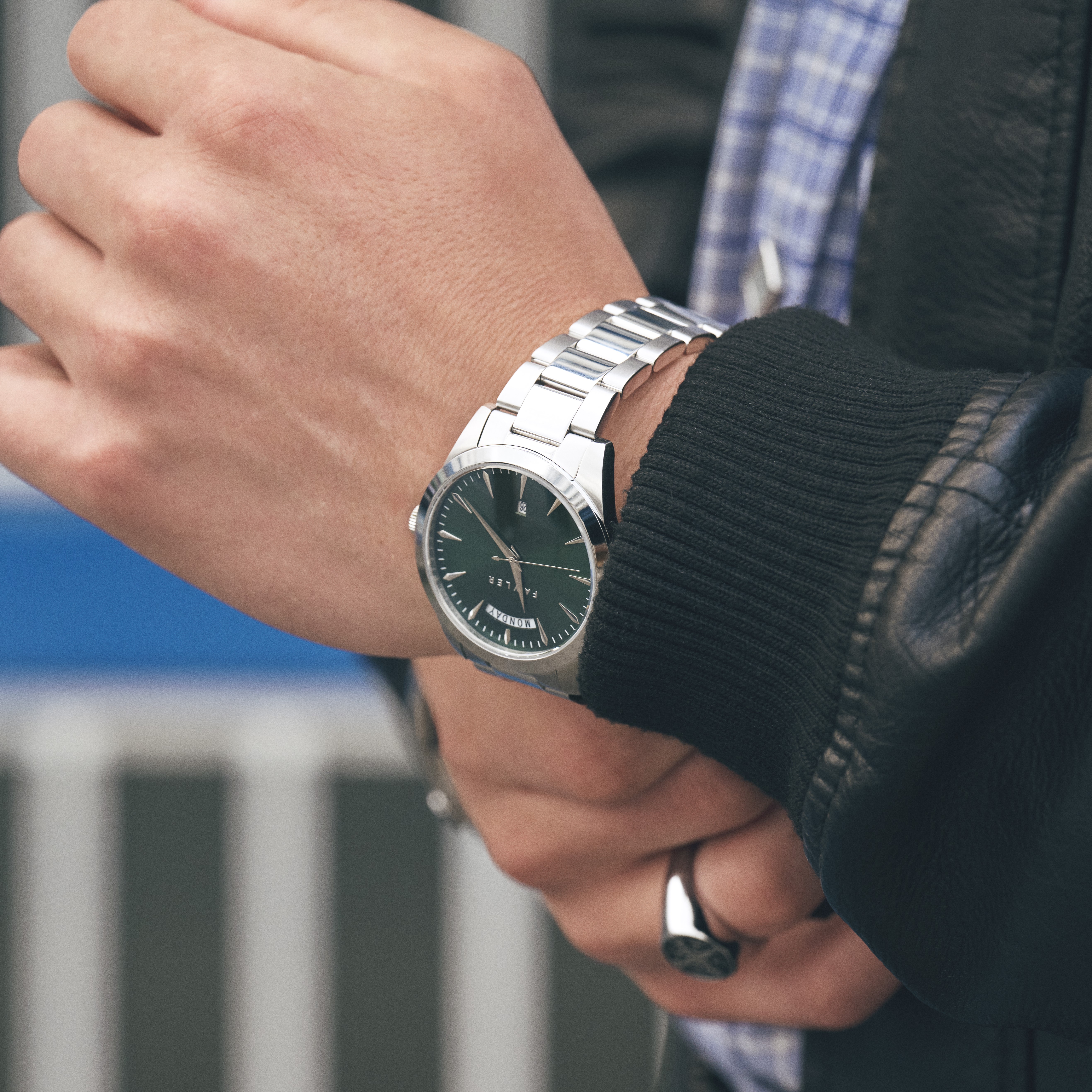 Eric | Sat od nehrđajućeg čelika u zelenoj i srebrnoj boji s danom i datumom - 2