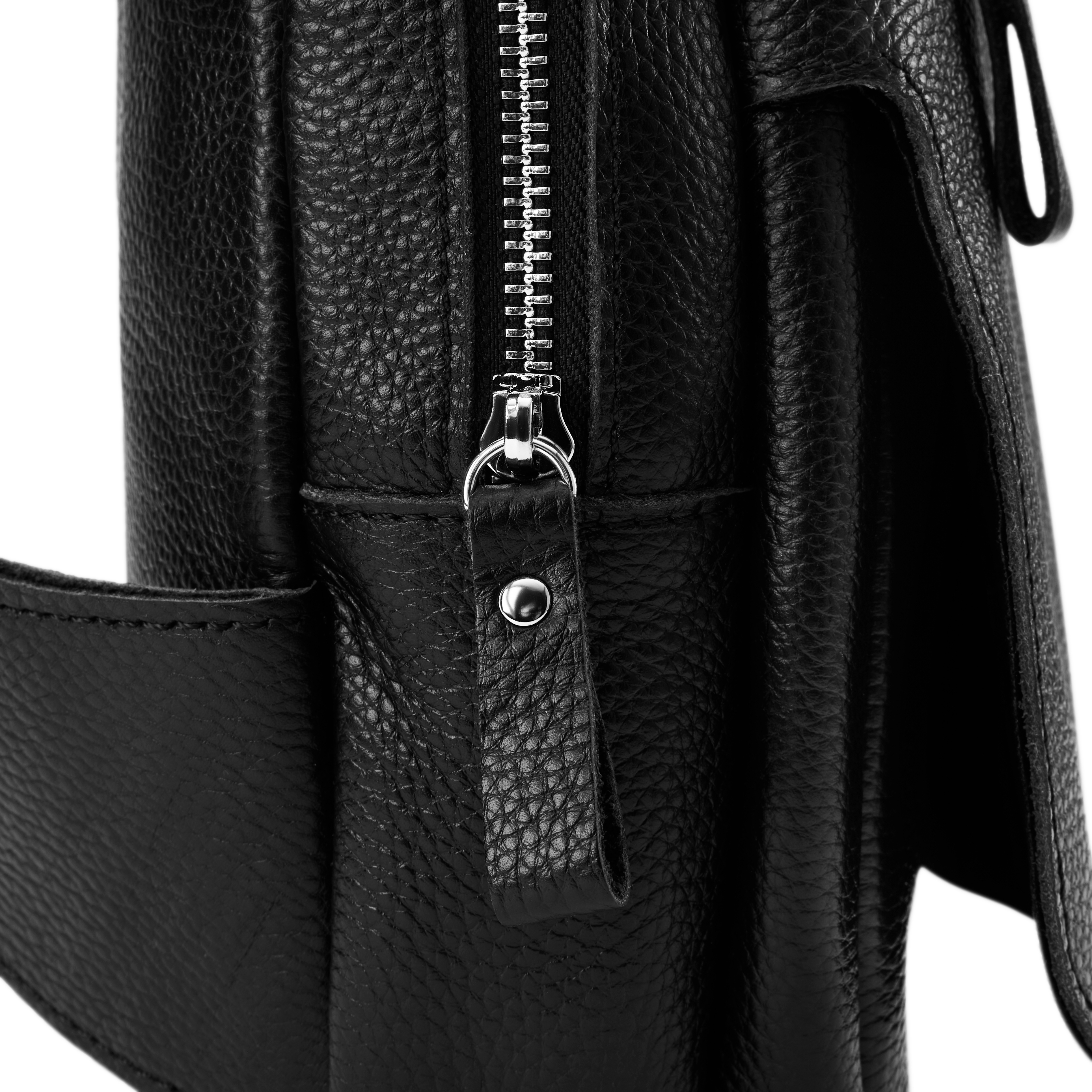 Schwarze Leder-Umhängetasche mit einem Riemen - 6