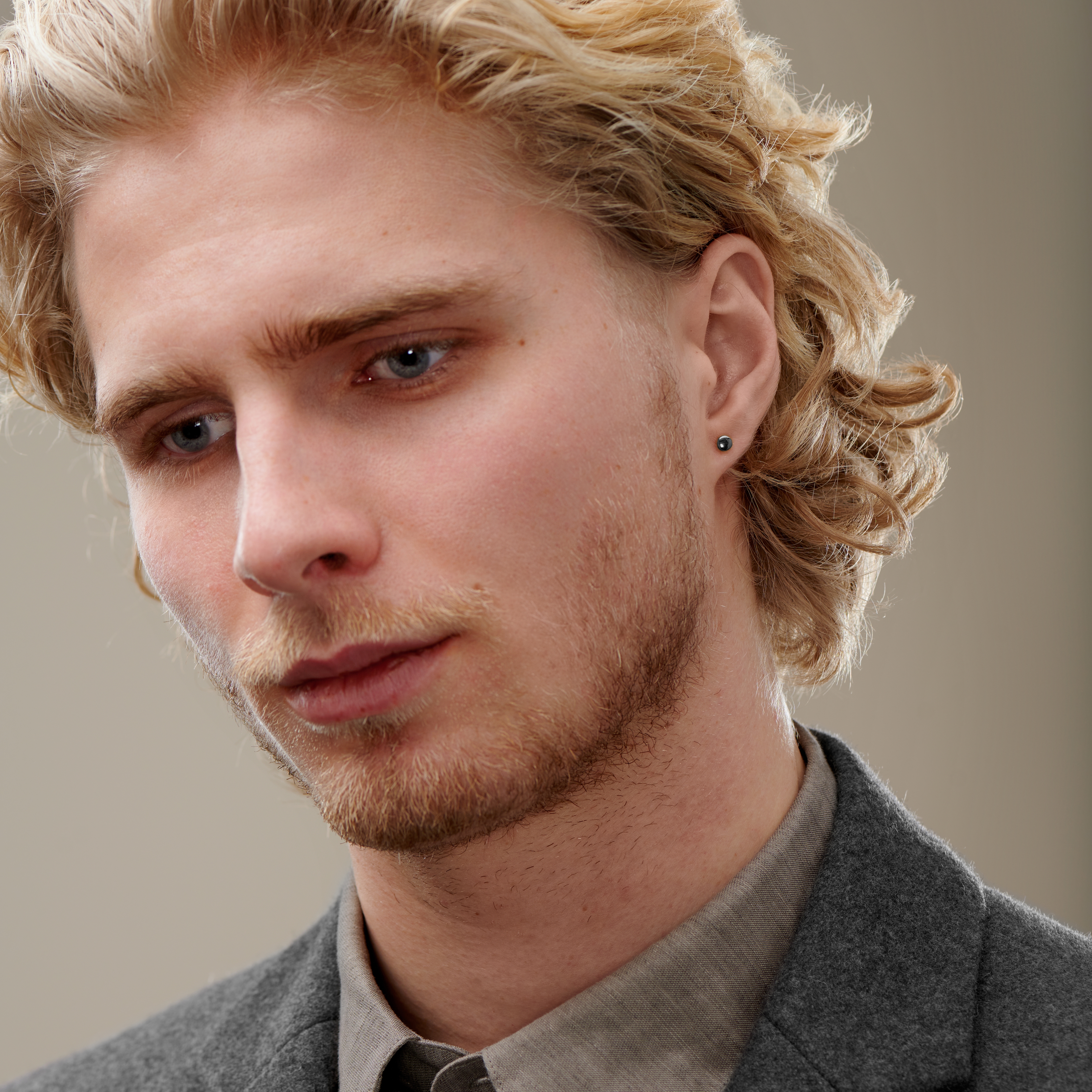 4 mm Zwarte Stalen Knoop Stud Oorbel - 4